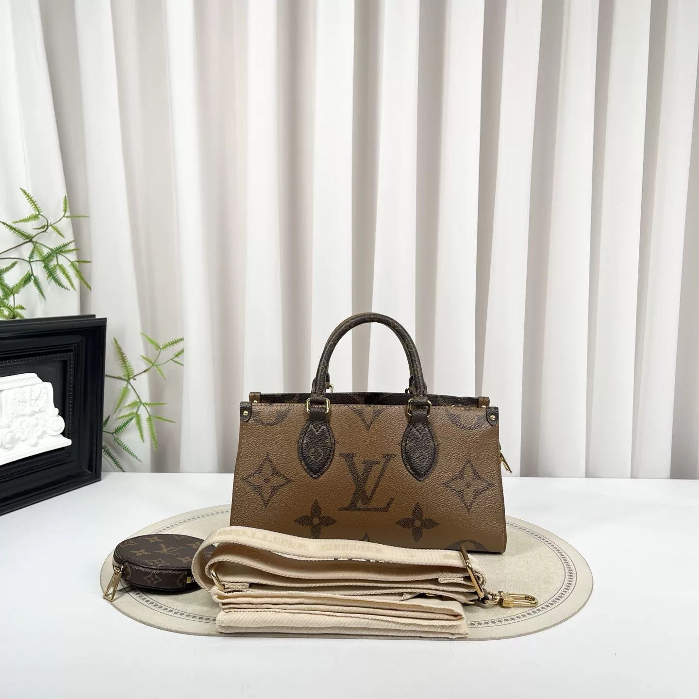 Louis Vuitton Pre-loved Bag Very good condition Size ONE SIZE - 2 Thumbnail