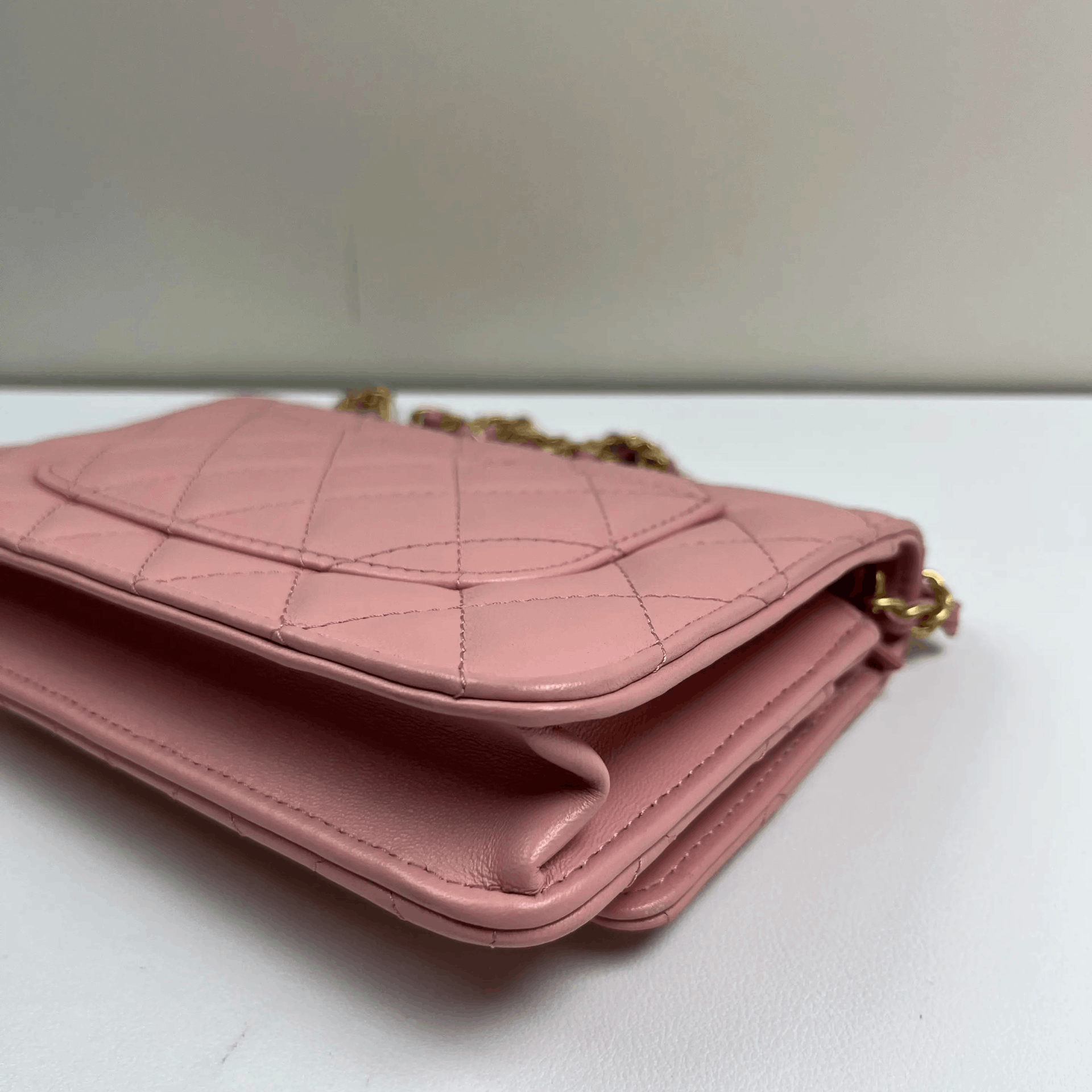 Chanel Pre-loved Bag Very good condition Size ONE SIZE - 8 Thumbnail