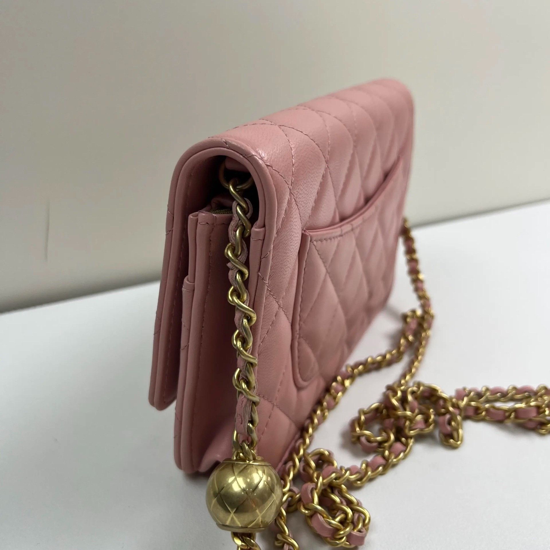 Chanel Pre-loved Bag Very good condition Size ONE SIZE - 4 Thumbnail