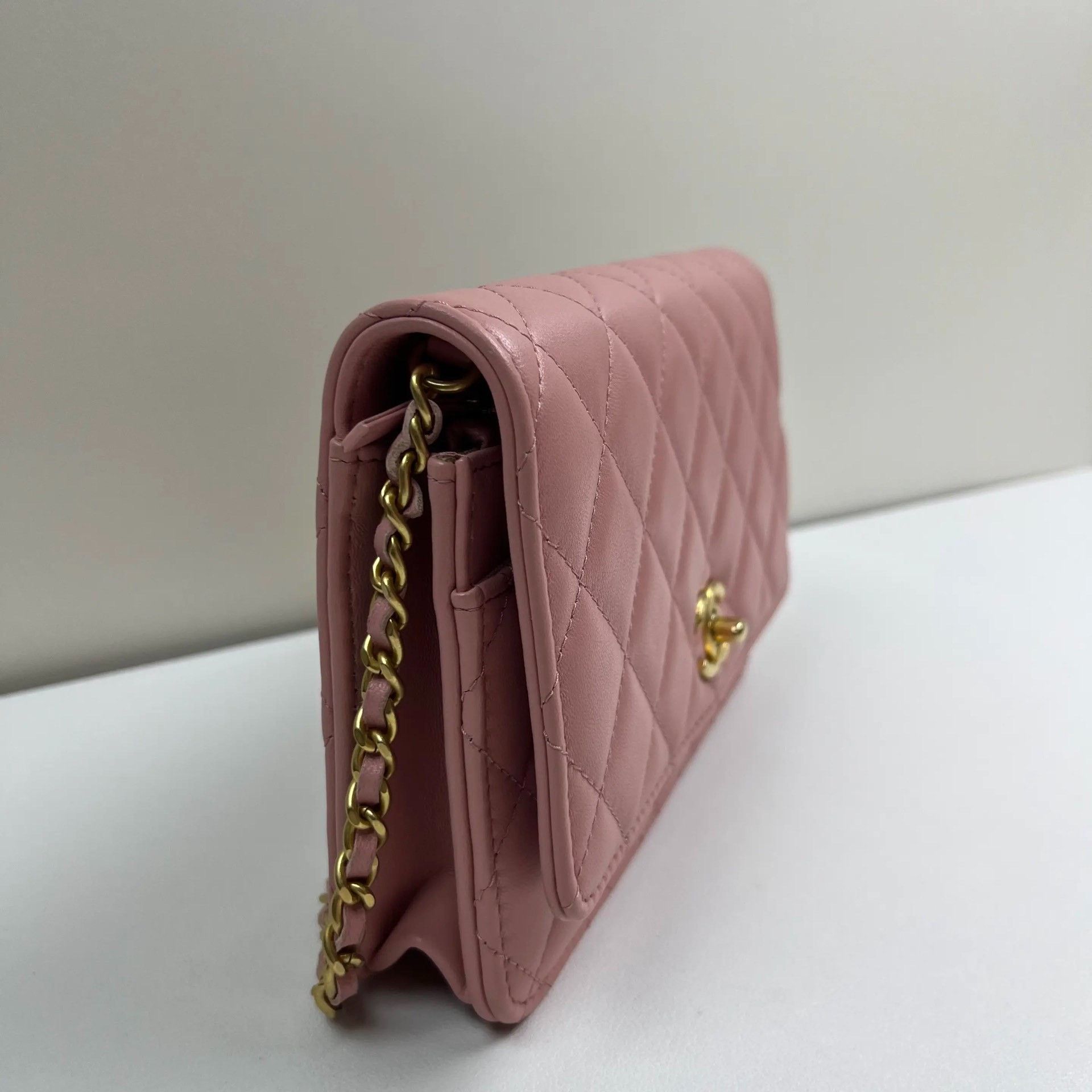 Chanel Pre-loved Bag Very good condition Size ONE SIZE - 2 Thumbnail