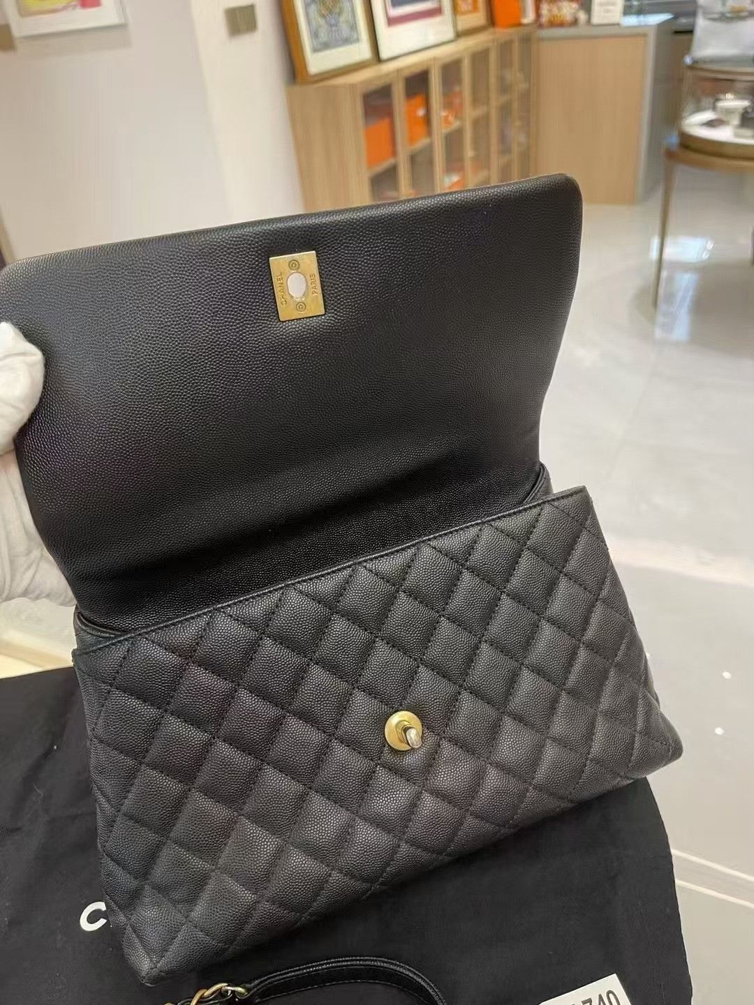 Chanel Pre-loved Bag Very good condition Size ONE SIZE - 8 Thumbnail