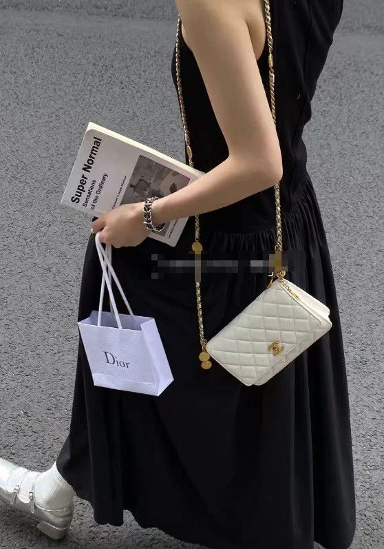 Chanel Pre-loved Bag Very good condition Size ONE SIZE - 9 Thumbnail