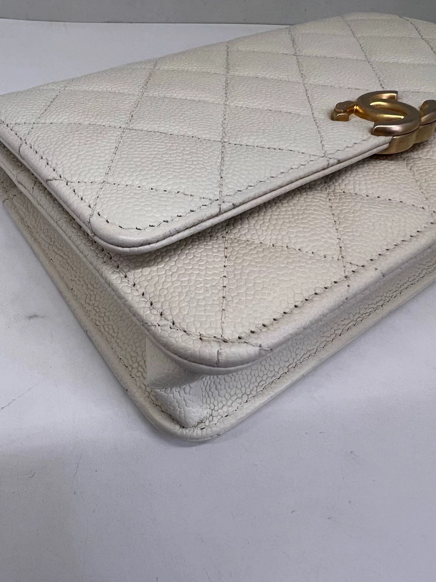 Chanel Pre-loved Bag Very good condition Size ONE SIZE - 4 Thumbnail