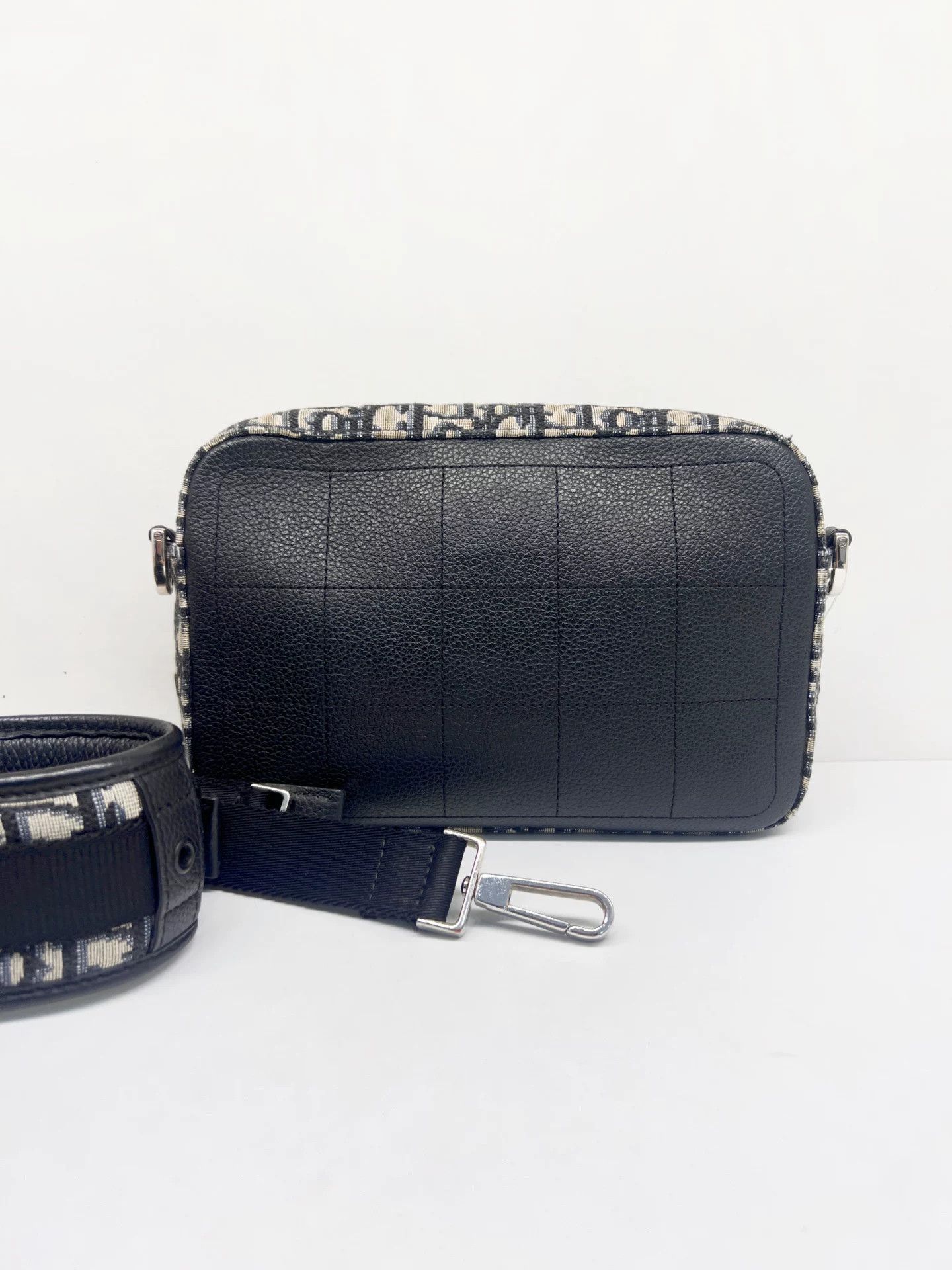 Dior Pre-loved Bag Very good condition Size ONE SIZE - 2 Thumbnail