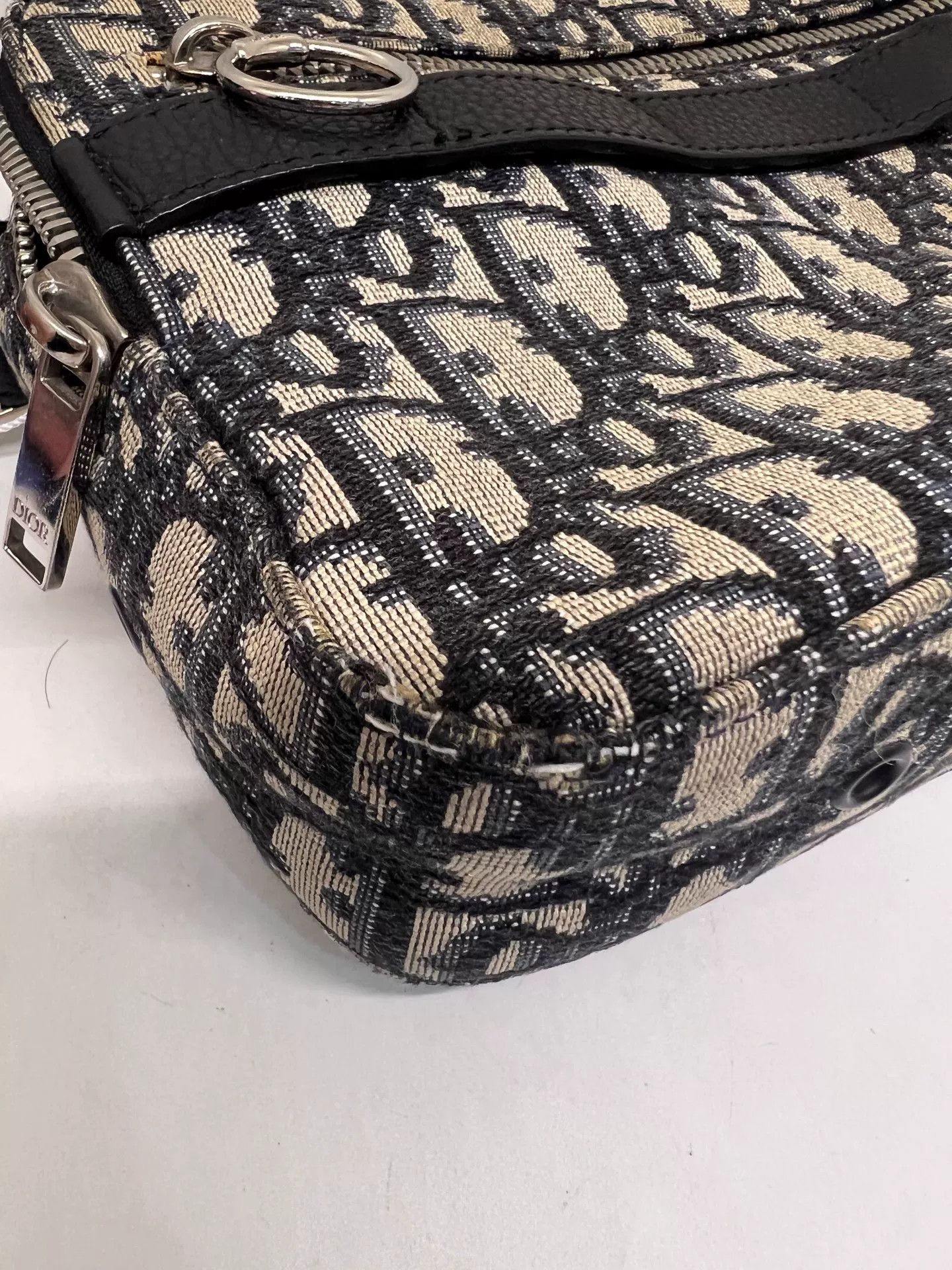 Dior Pre-loved Bag Very good condition Size ONE SIZE - 4 Thumbnail