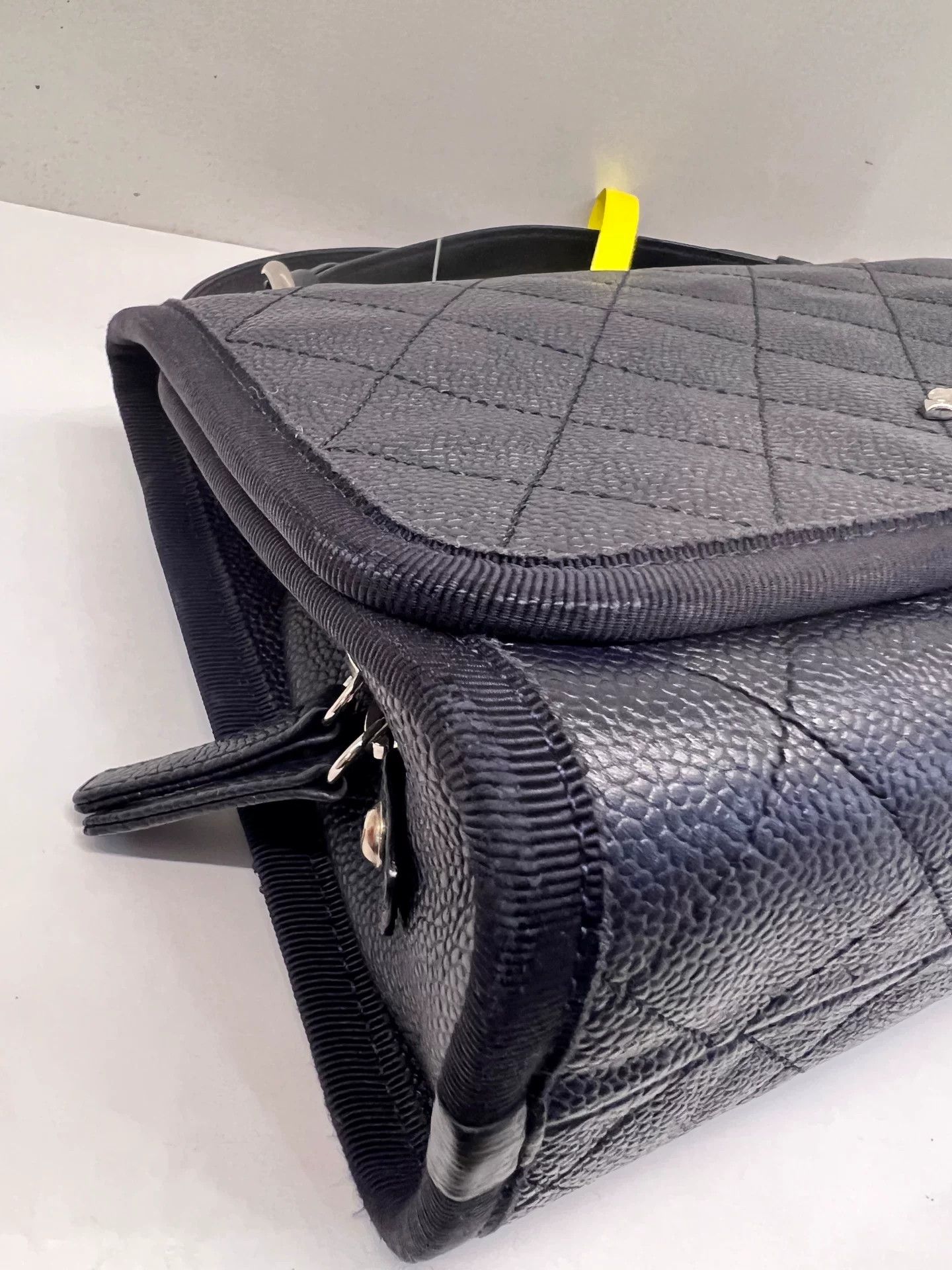 Chanel Pre-loved Bag Very good condition Size ONE SIZE - 4 Thumbnail