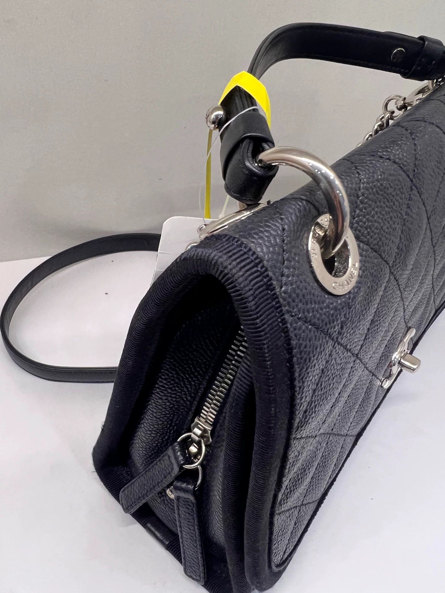 Chanel Pre-loved Bag Very good condition Size ONE SIZE - 8 Thumbnail