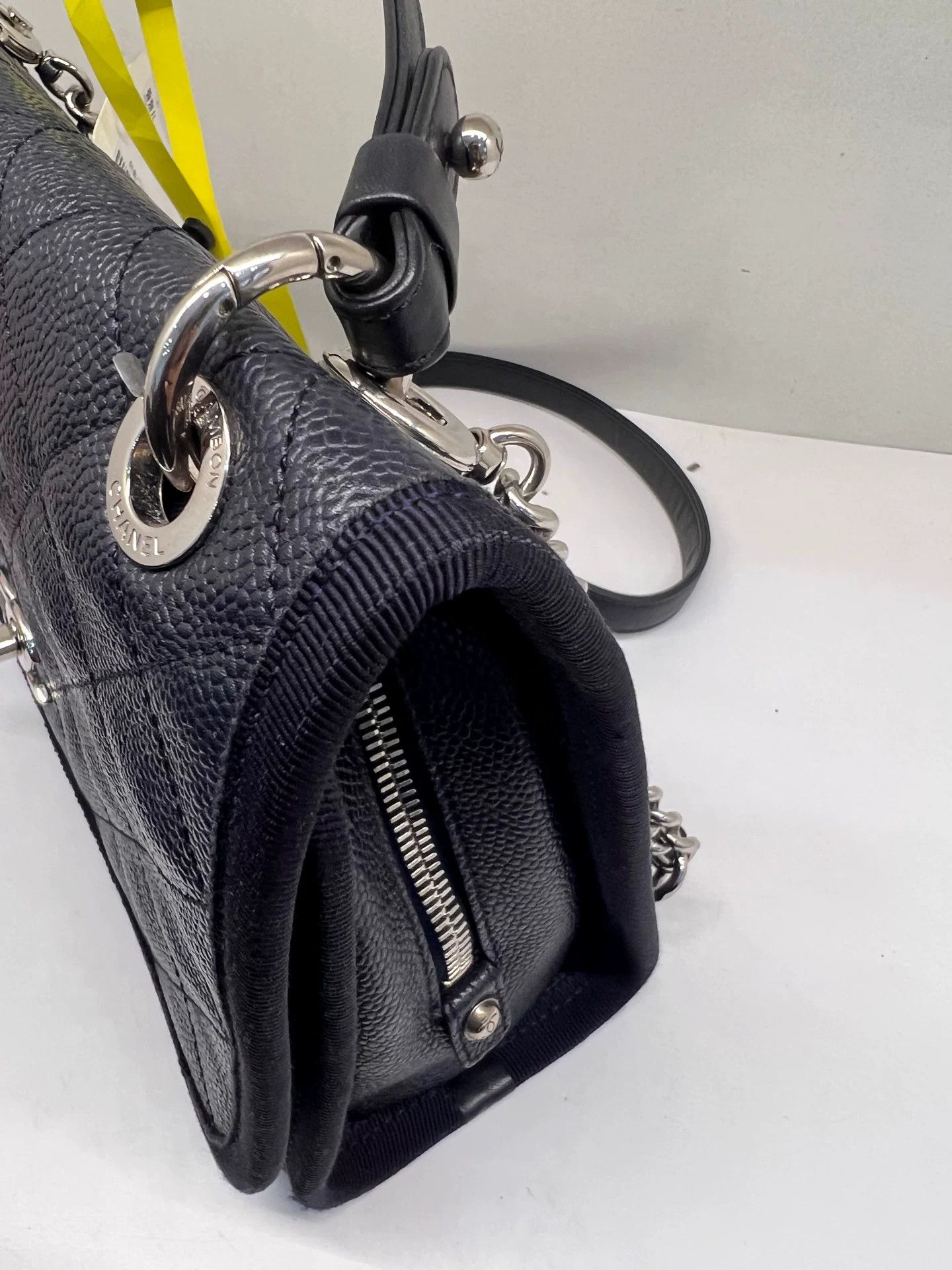 Chanel Pre-loved Bag Very good condition Size ONE SIZE - 7 Thumbnail