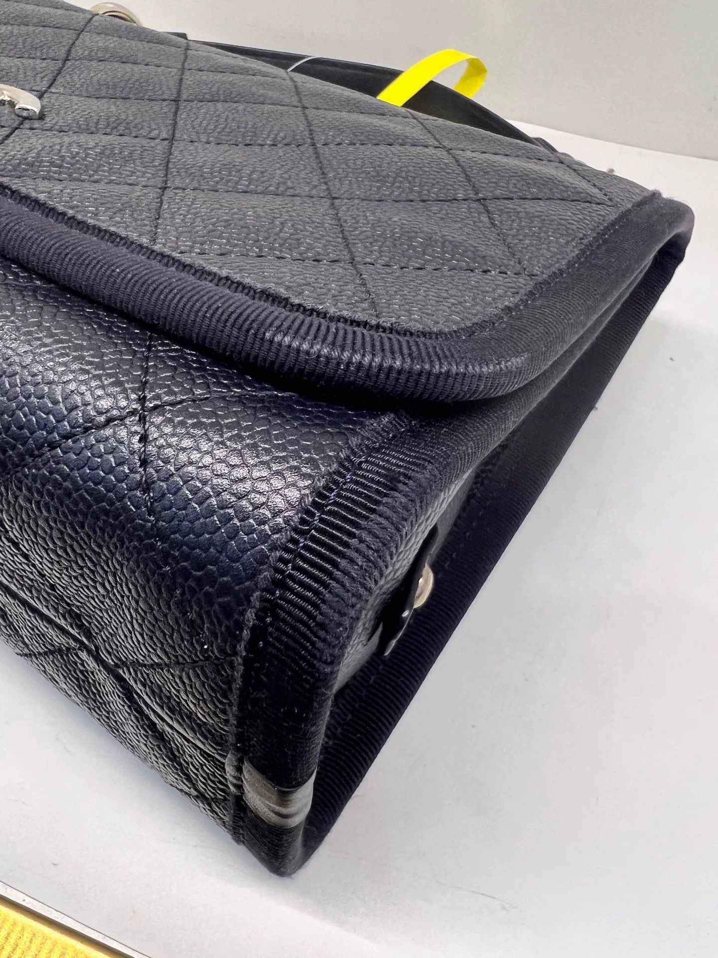 Chanel Pre-loved Bag Very good condition Size ONE SIZE - 3 Thumbnail