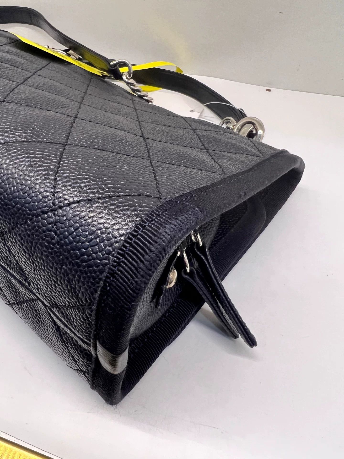 Chanel Pre-loved Bag Very good condition Size ONE SIZE - 9 Thumbnail