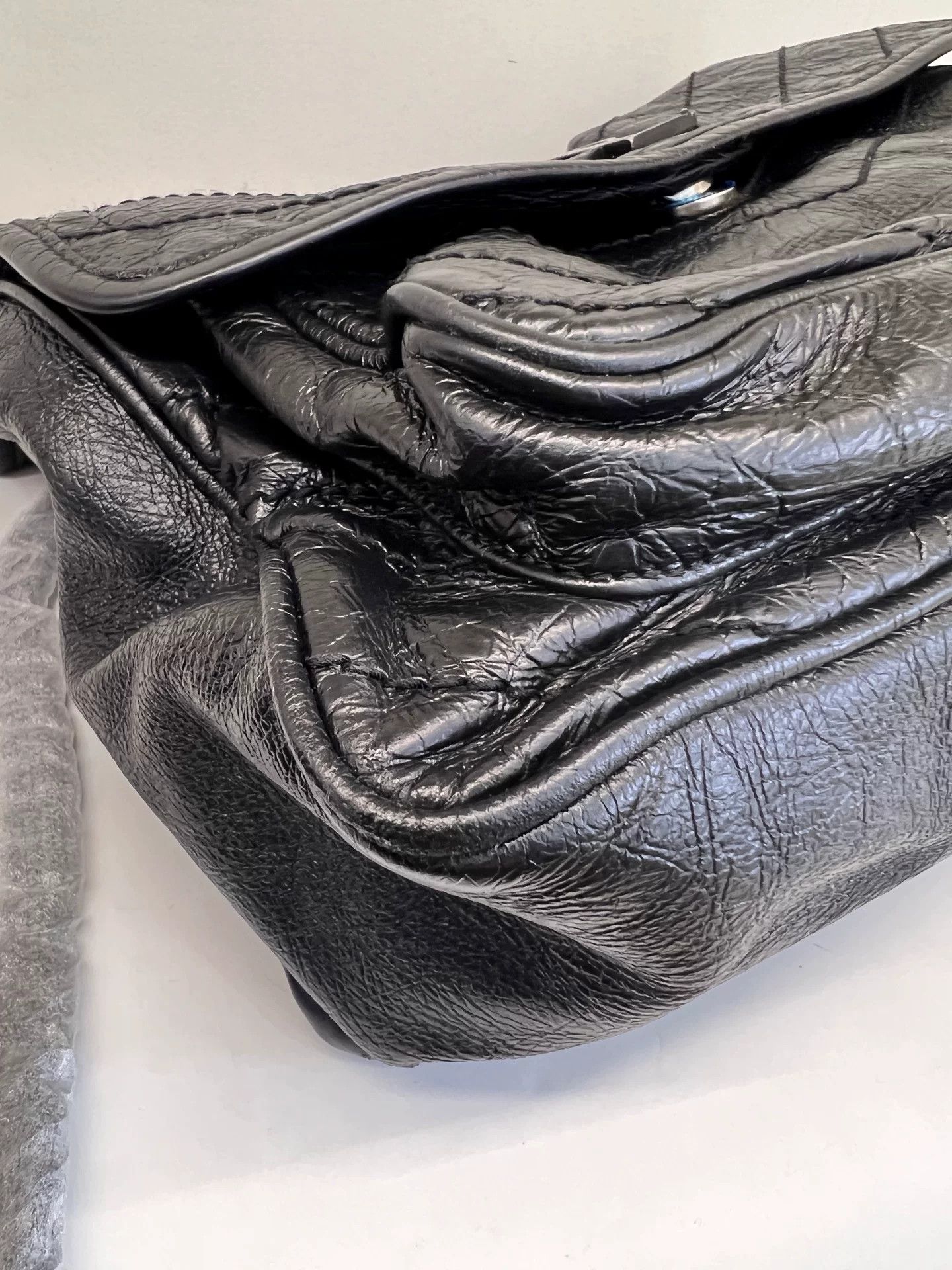Saint Laurent Paris Pre-loved Bag Very good condition Size ONE SIZE - 4 Thumbnail