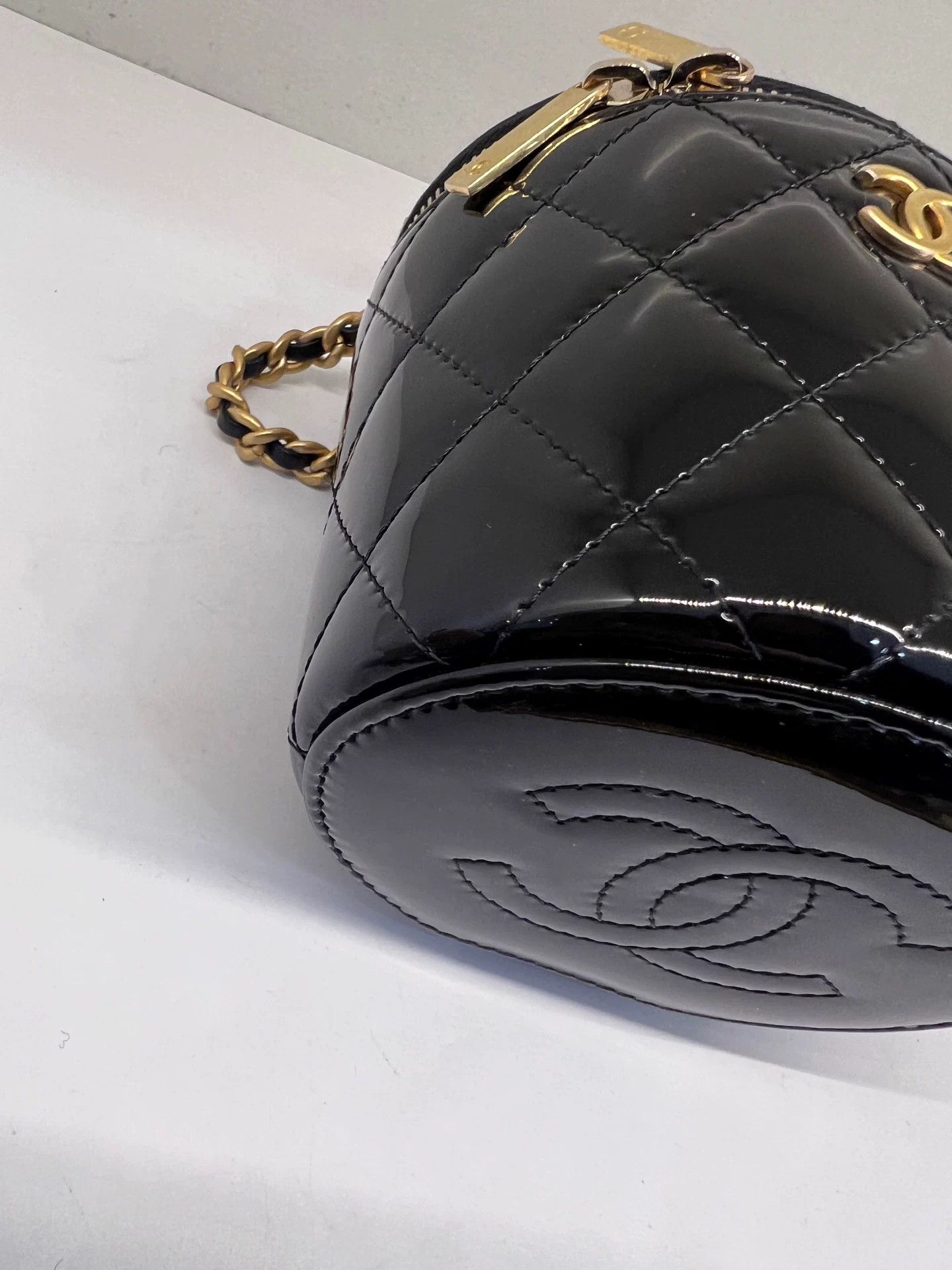 Chanel Pre-loved Bag Very good condition Size ONE SIZE - 4 Thumbnail