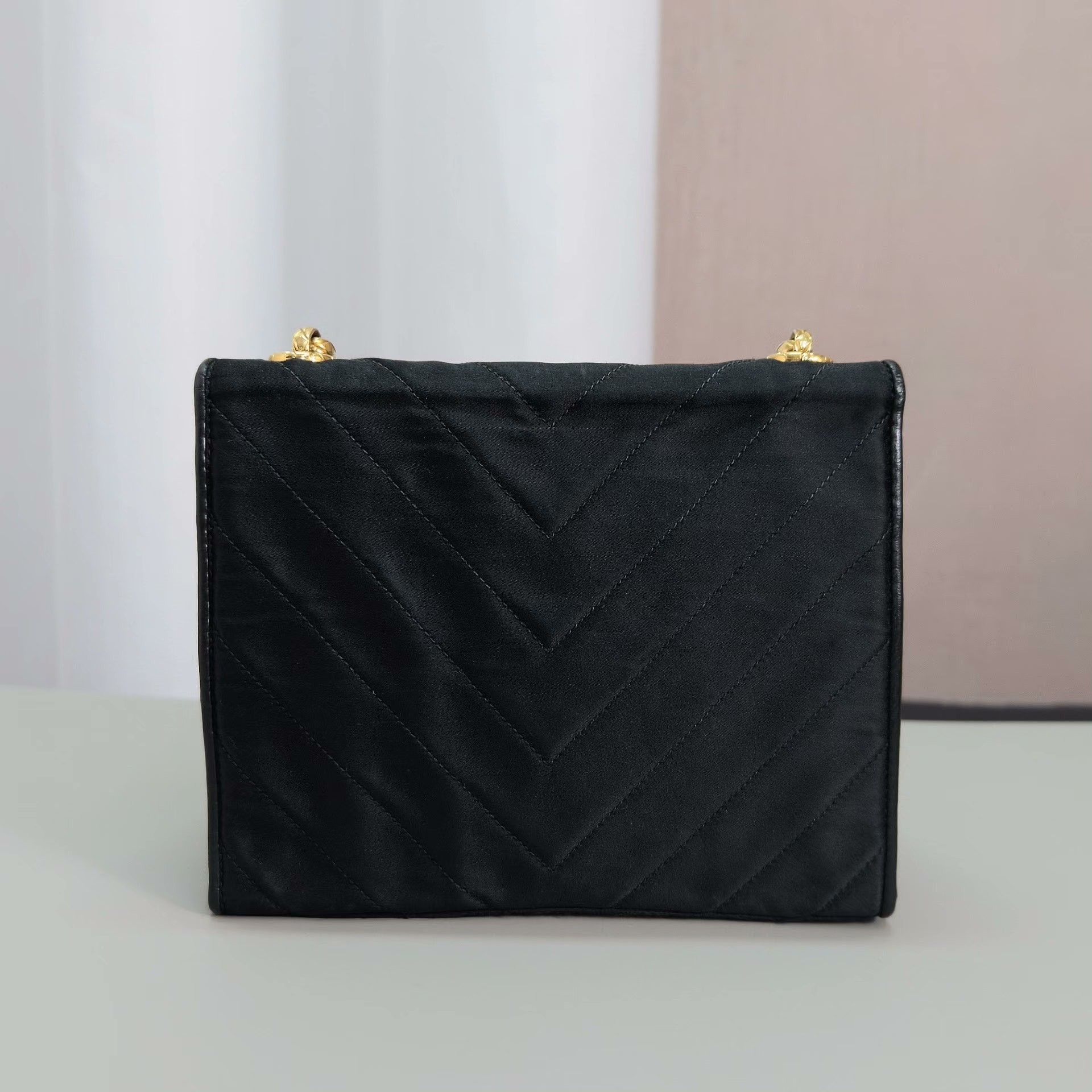 Chanel Pre-loved Bag Very good condition Size ONE SIZE - 2 Thumbnail