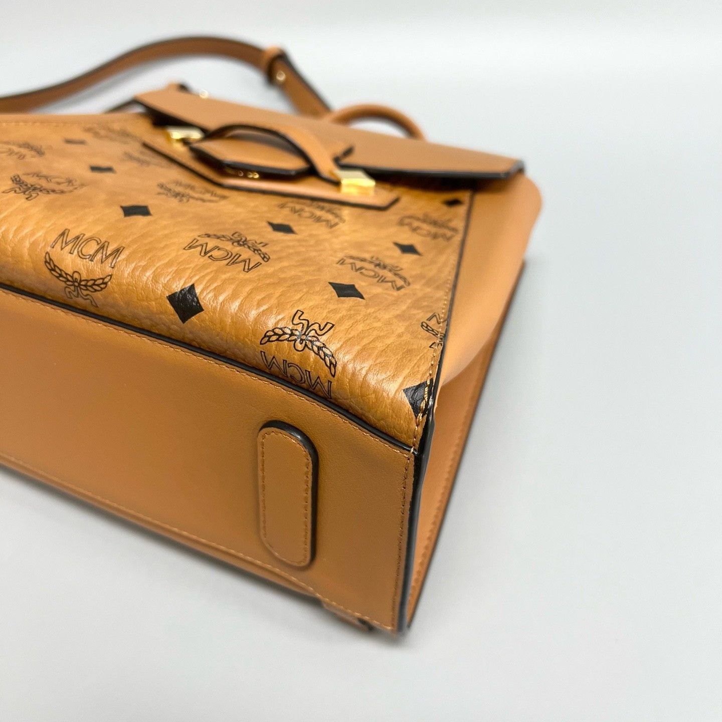 MCM Pre-loved Bag Very good condition Size ONE SIZE - 4 Thumbnail