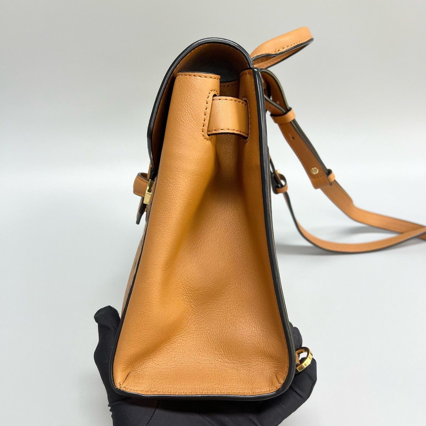 MCM Pre-loved Bag Very good condition Size ONE SIZE - 6 Thumbnail