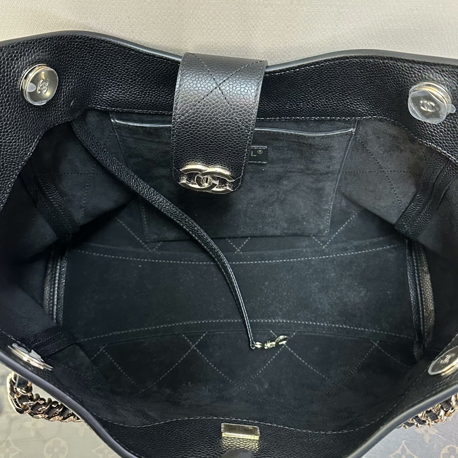 Chanel Pre-loved Bag Very good condition Size ONE SIZE - 6 Thumbnail