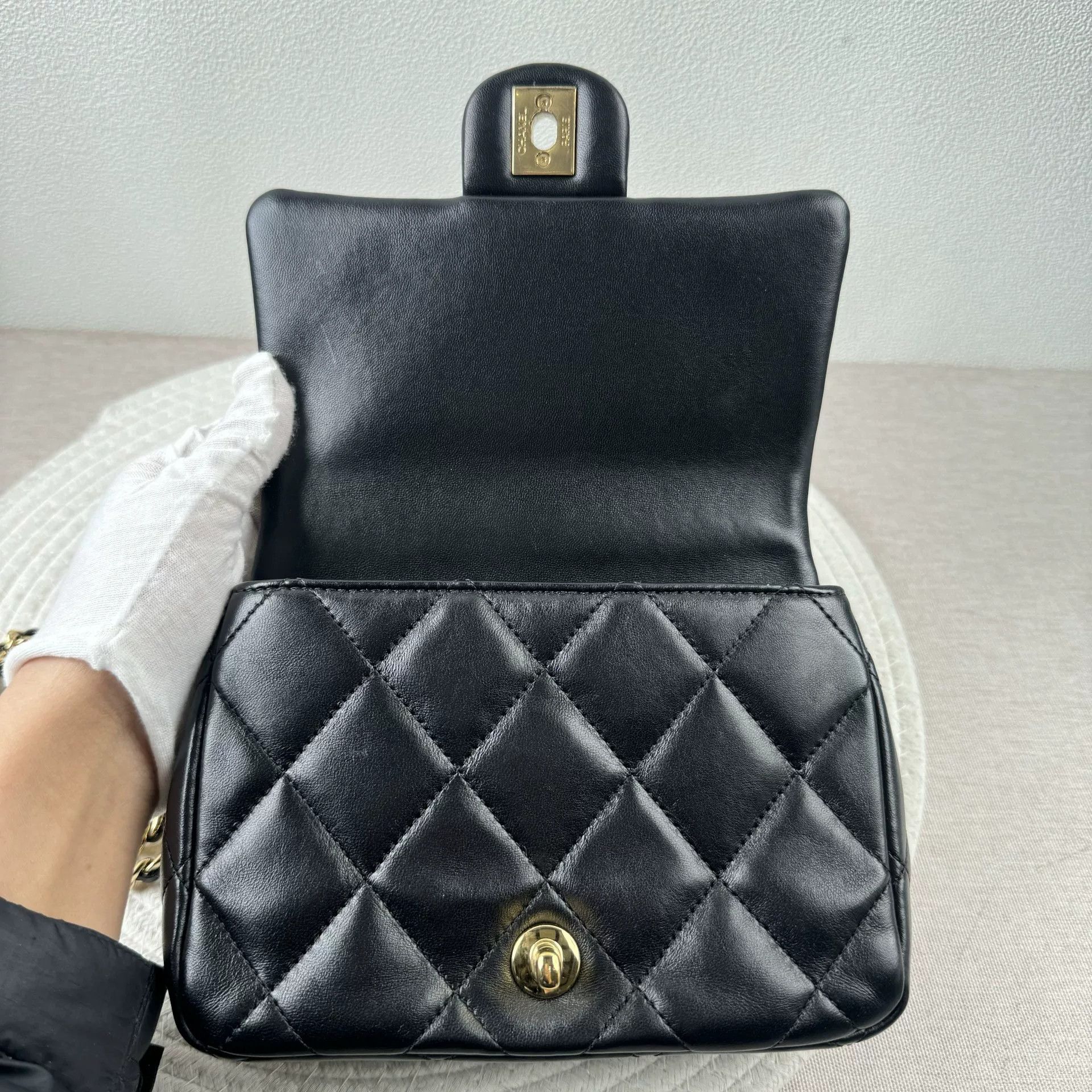 Chanel Pre-loved Bag Very good condition Size ONE SIZE - 6 Thumbnail