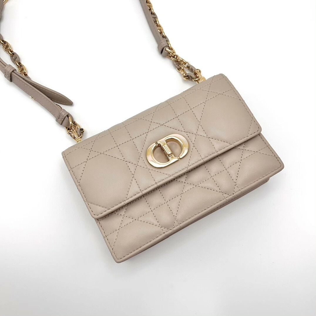 Dior Pre-loved Bag Very good condition Size ONE SIZE - 4 Thumbnail