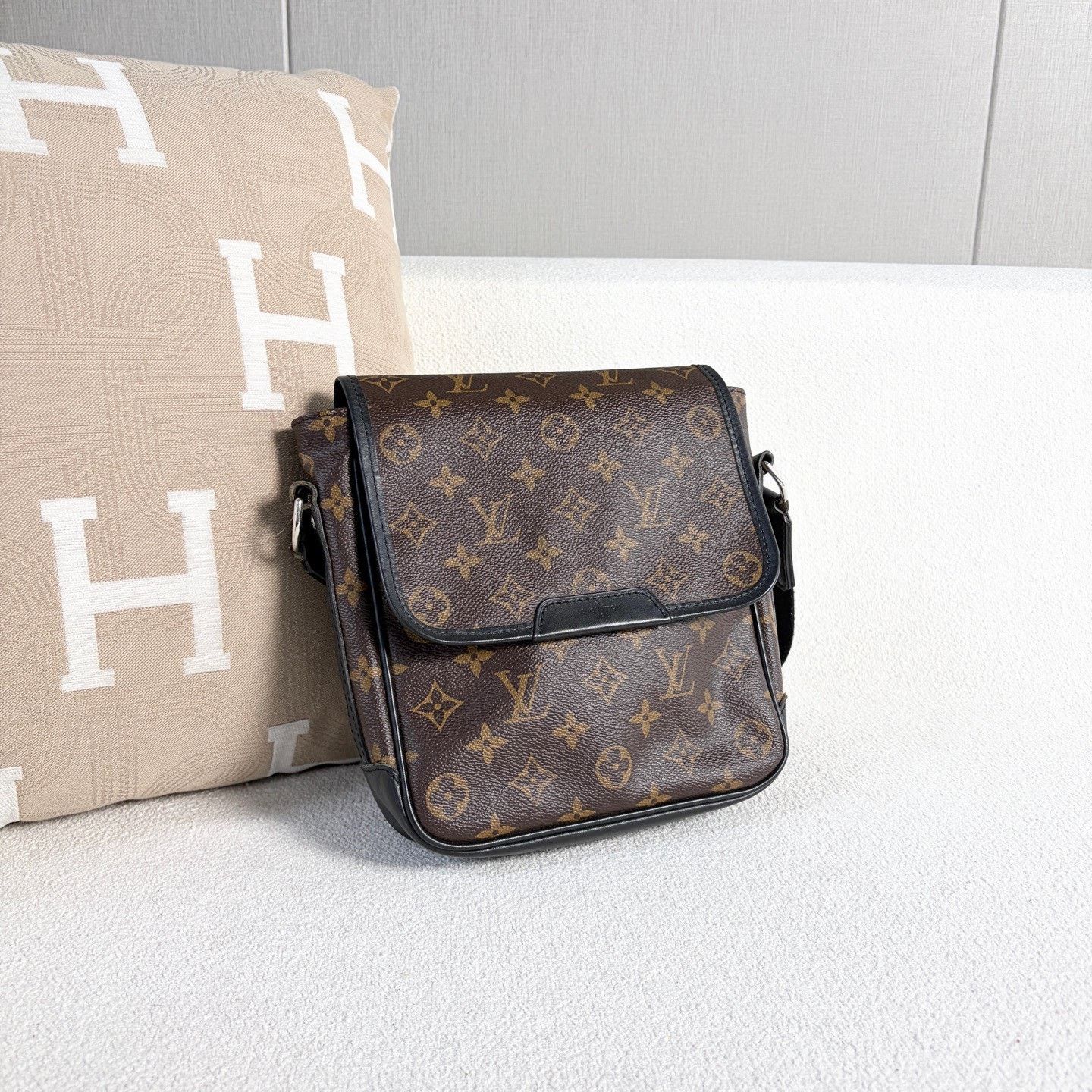 Louis Vuitton Pre-loved Bag Very good condition Size ONE SIZE - 6 Thumbnail