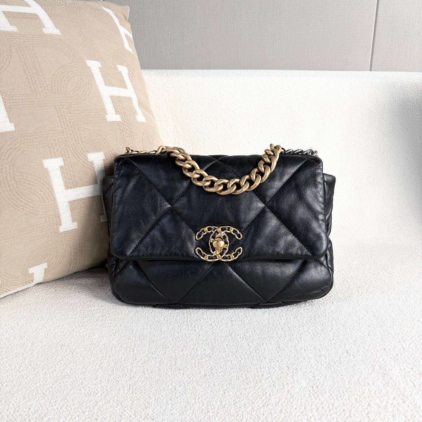 Chanel Pre-loved Bag Very good condition Size ONE SIZE - 2 Thumbnail