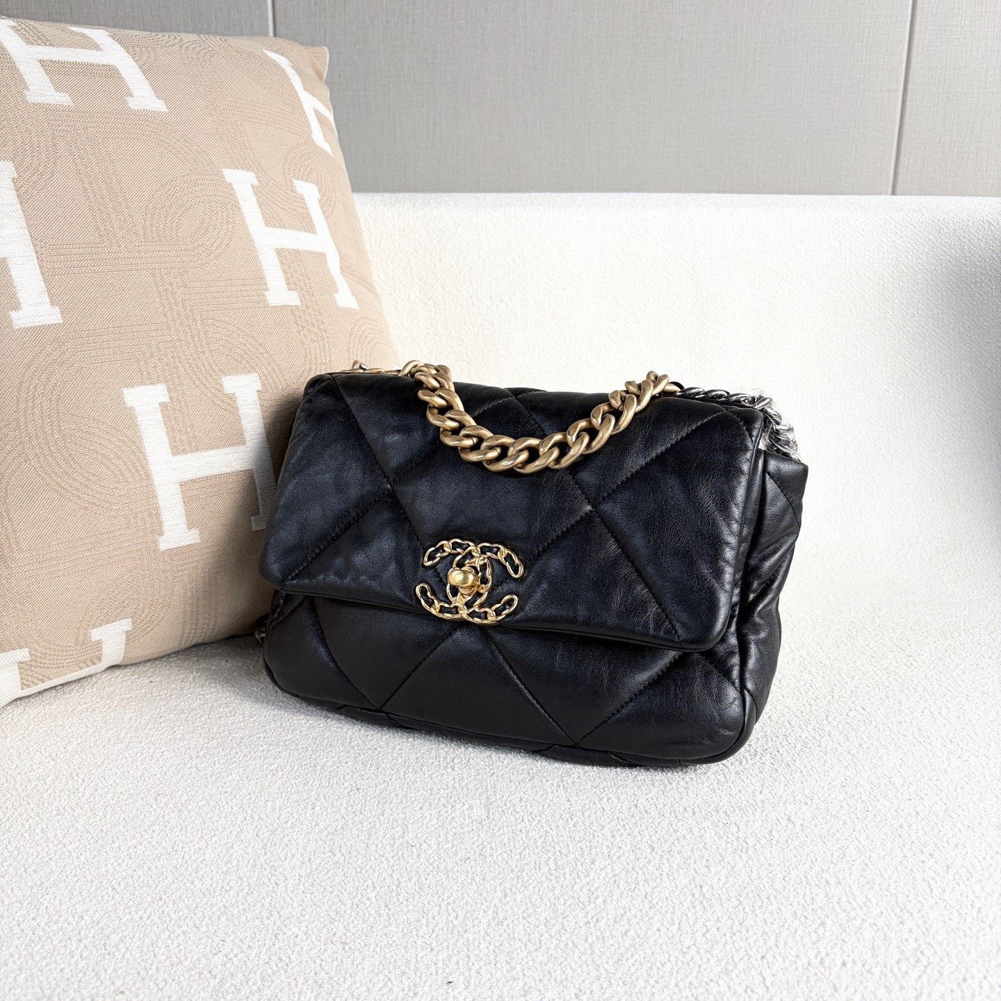 Chanel Pre-loved Bag Very good condition Size ONE SIZE - 4 Thumbnail