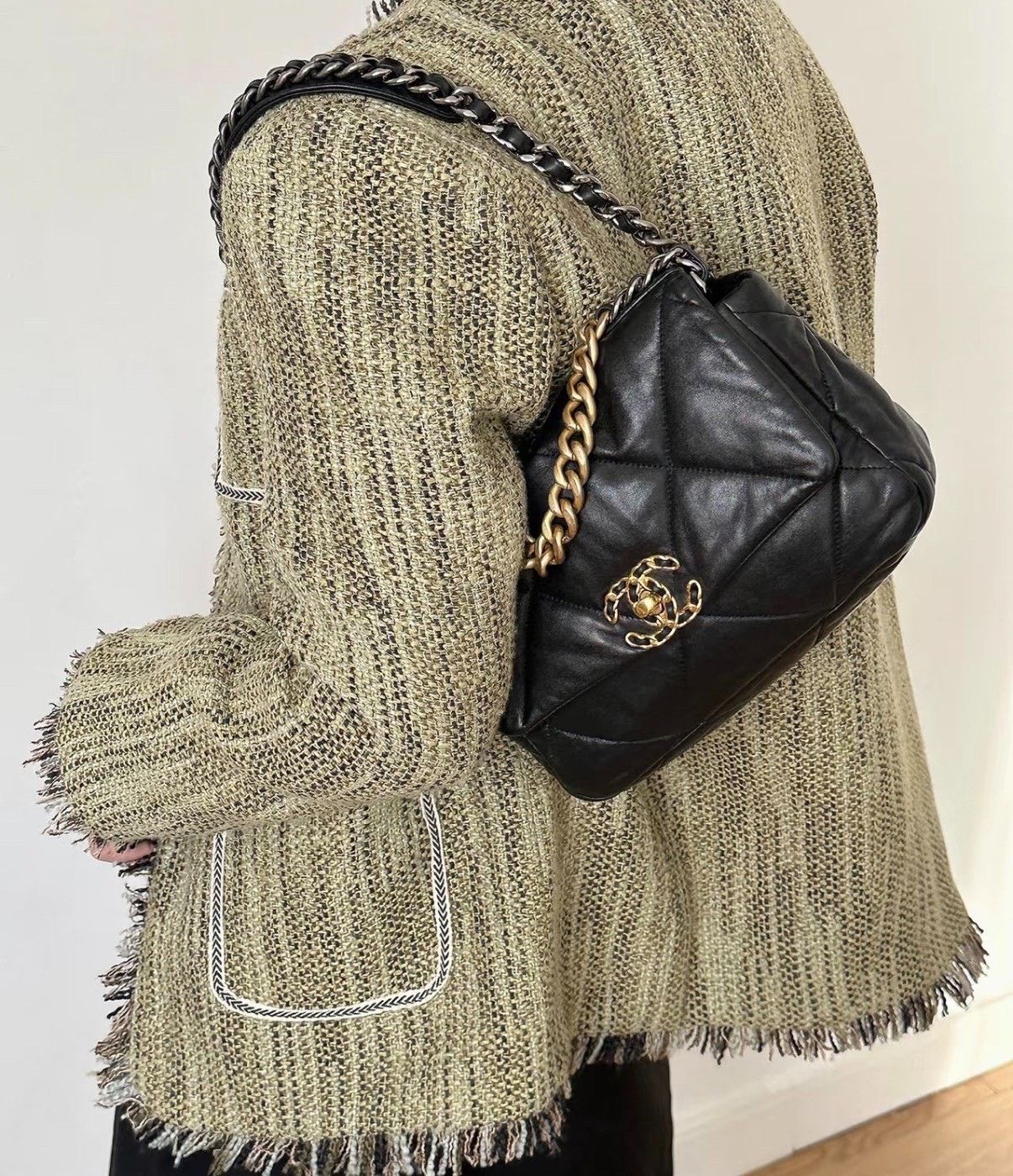 Chanel Pre-loved Bag Very good condition Size ONE SIZE - 9 Thumbnail