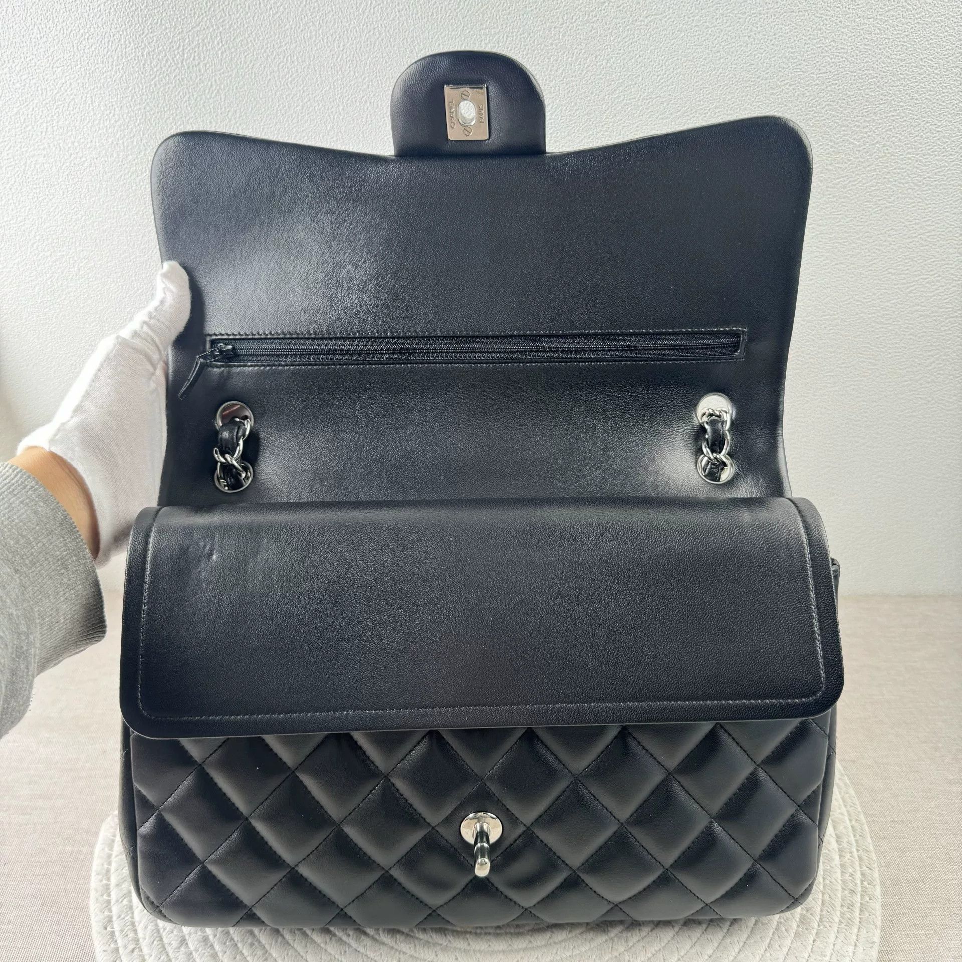 Chanel Pre-loved Bag Very good condition Size ONE SIZE - 8 Thumbnail