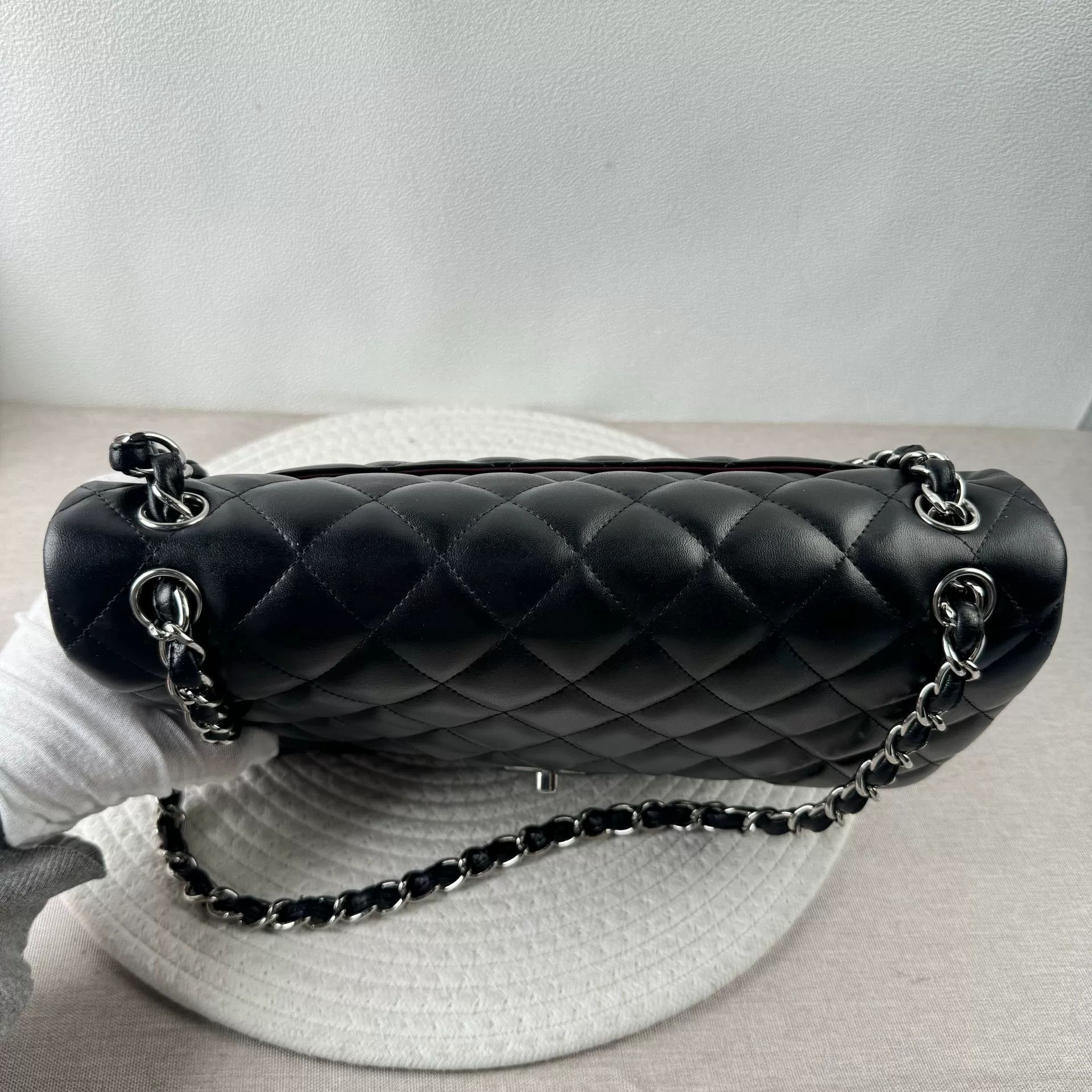 Chanel Pre-loved Bag Very good condition Size ONE SIZE - 5 Thumbnail
