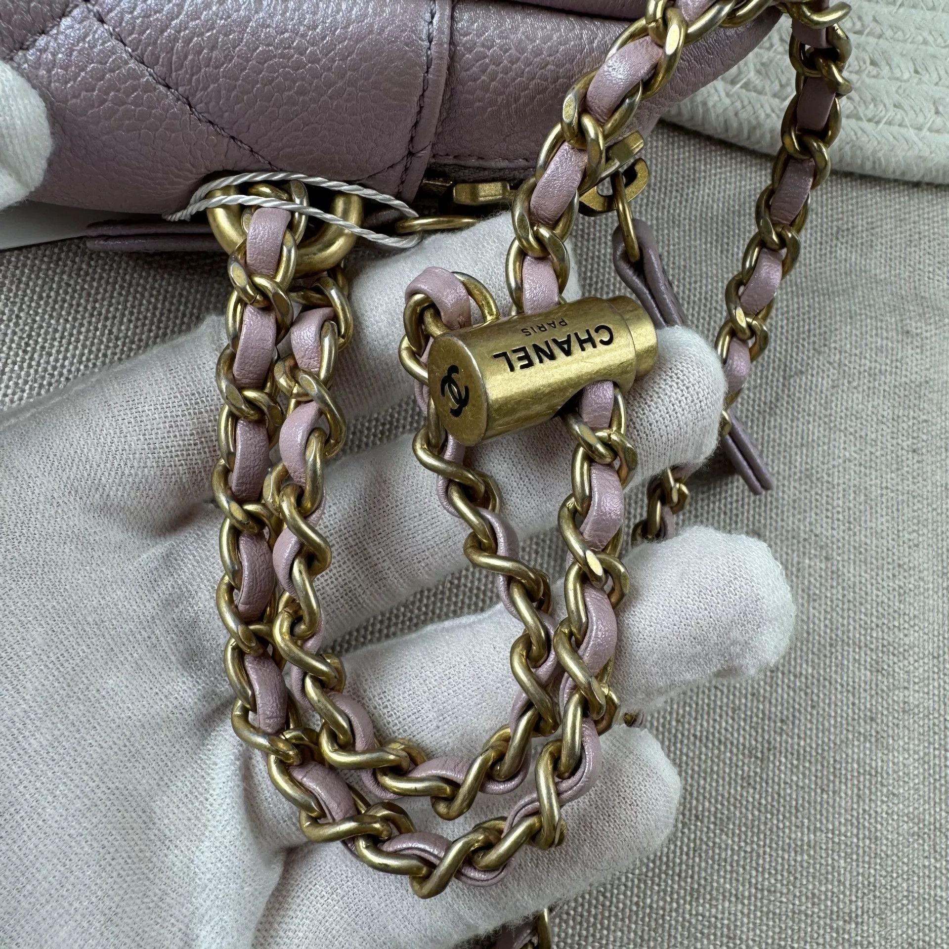 Chanel Pre-loved Bag Very good condition Size ONE SIZE - 8 Thumbnail