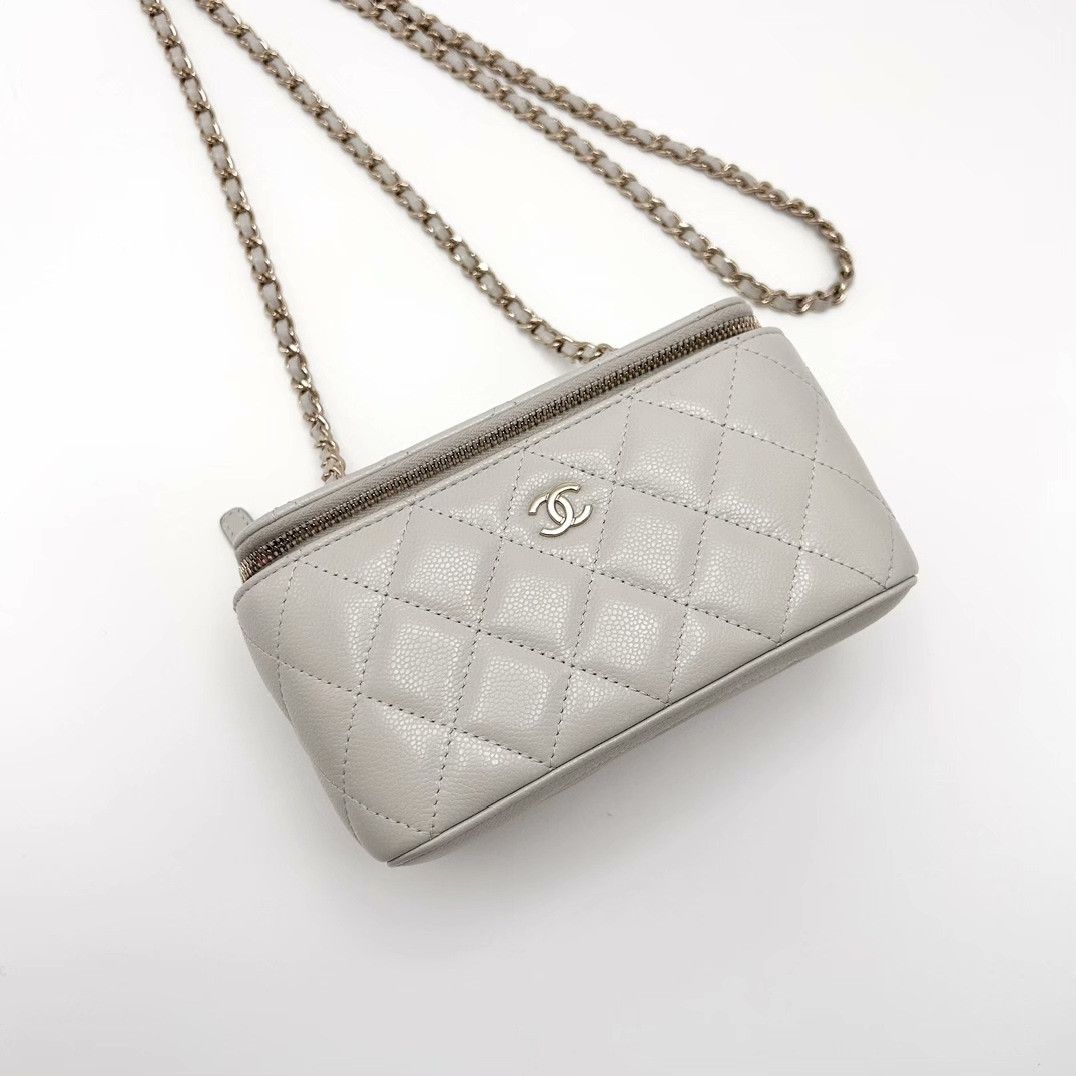 Chanel Pre-loved Bag Very good condition Size ONE SIZE - 4 Thumbnail