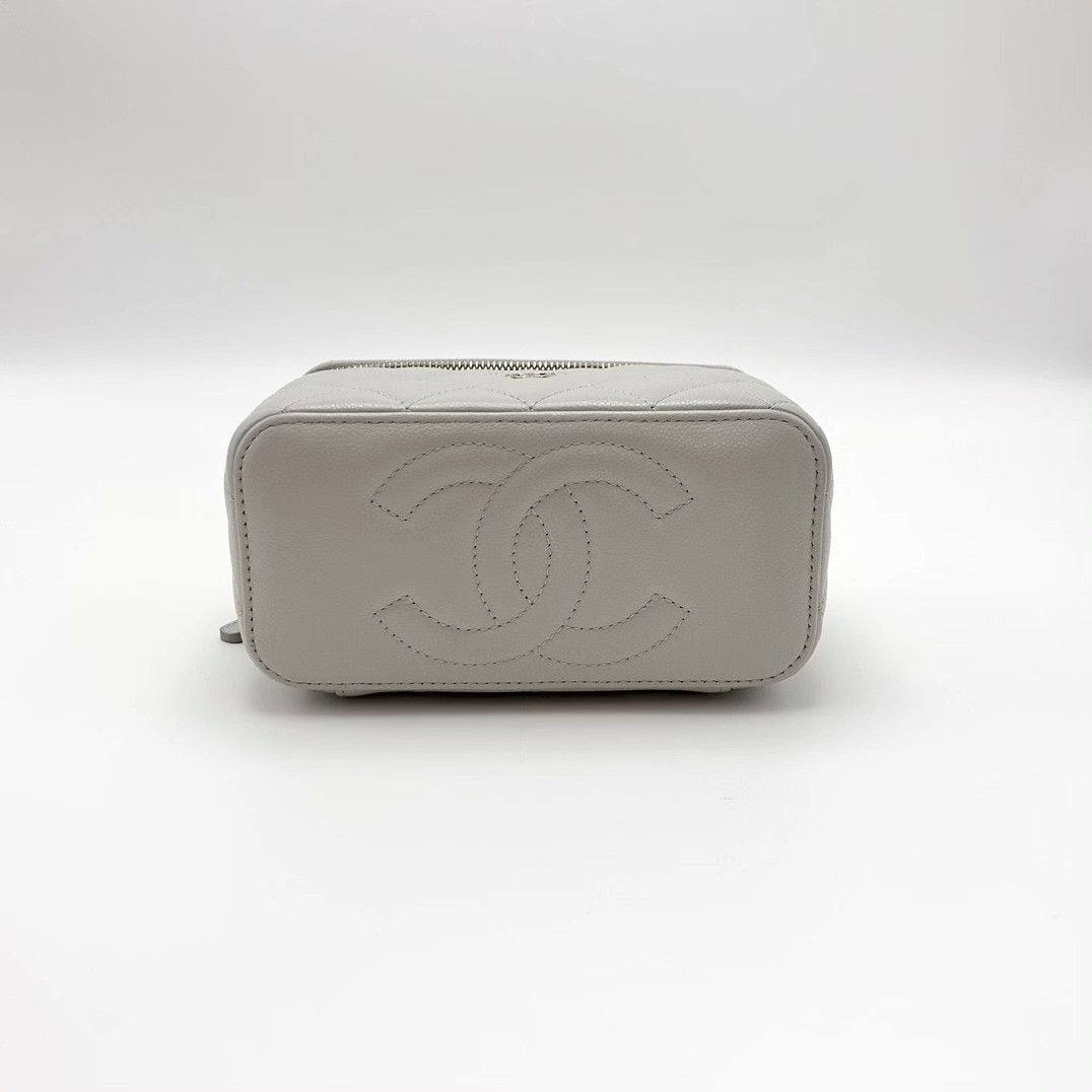 Chanel Pre-loved Bag Very good condition Size ONE SIZE - 5 Thumbnail