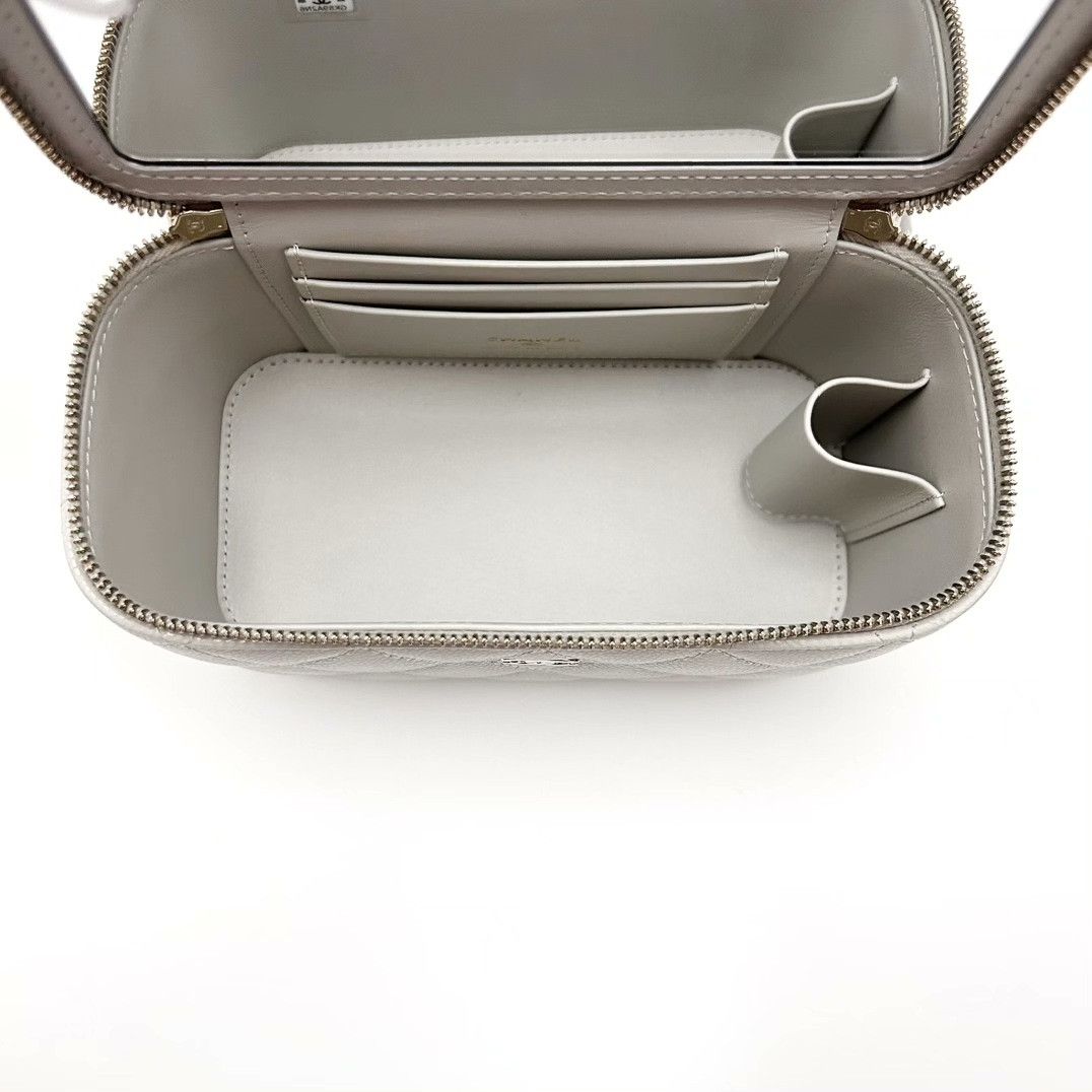 Chanel Pre-loved Bag Very good condition Size ONE SIZE - 6 Thumbnail