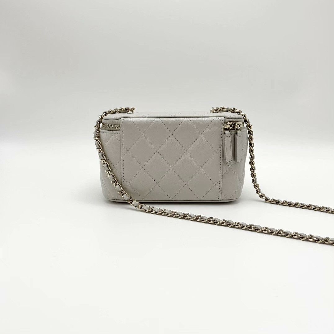 Chanel Pre-loved Bag Very good condition Size ONE SIZE - 2 Thumbnail