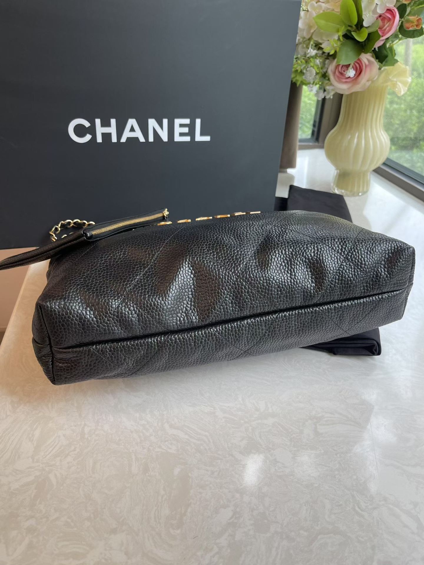Chanel Pre-loved Bag Very good condition Size ONE SIZE - 5 Thumbnail
