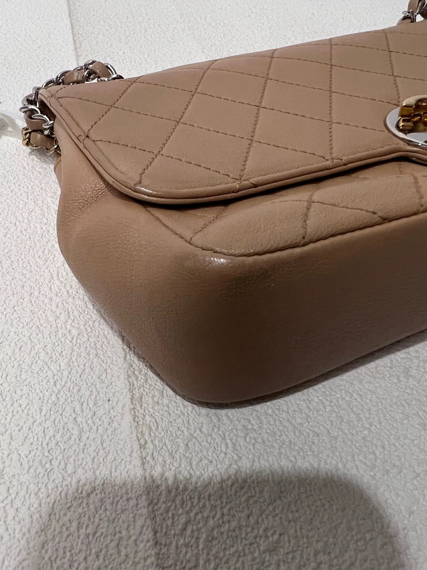 Chanel Pre-loved Bag Very good condition Size ONE SIZE - 4 Thumbnail