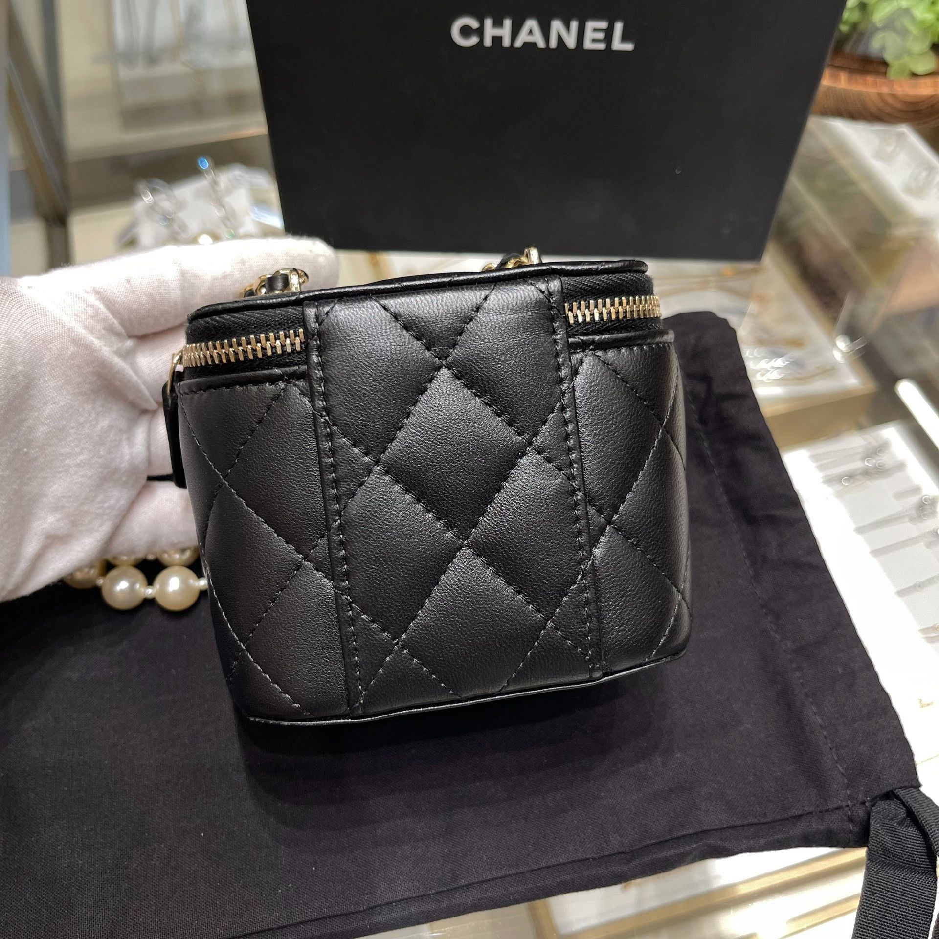 Chanel Pre-loved Bag Very good condition Size ONE SIZE - 6 Thumbnail