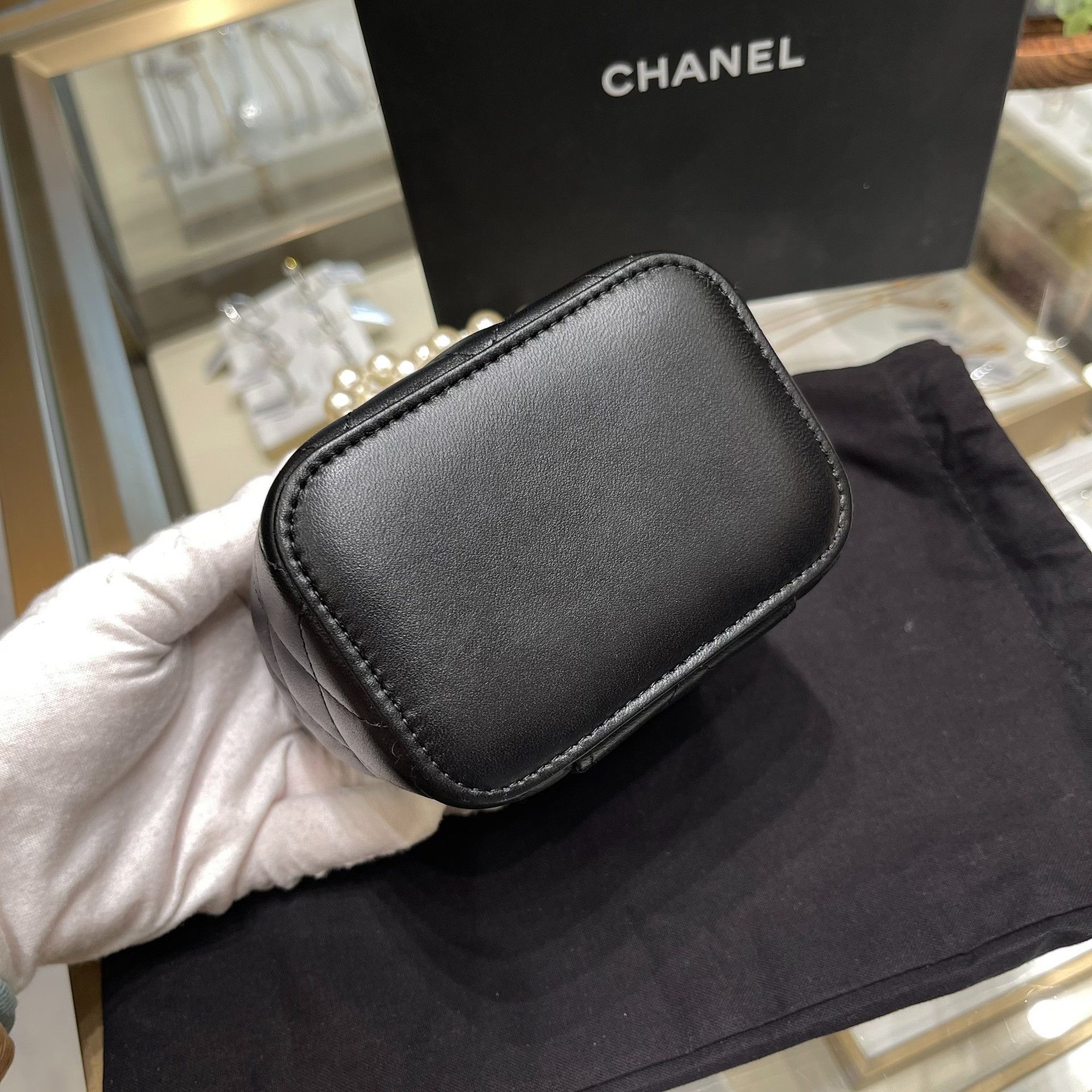 Chanel Pre-loved Bag Very good condition Size ONE SIZE - 4 Thumbnail