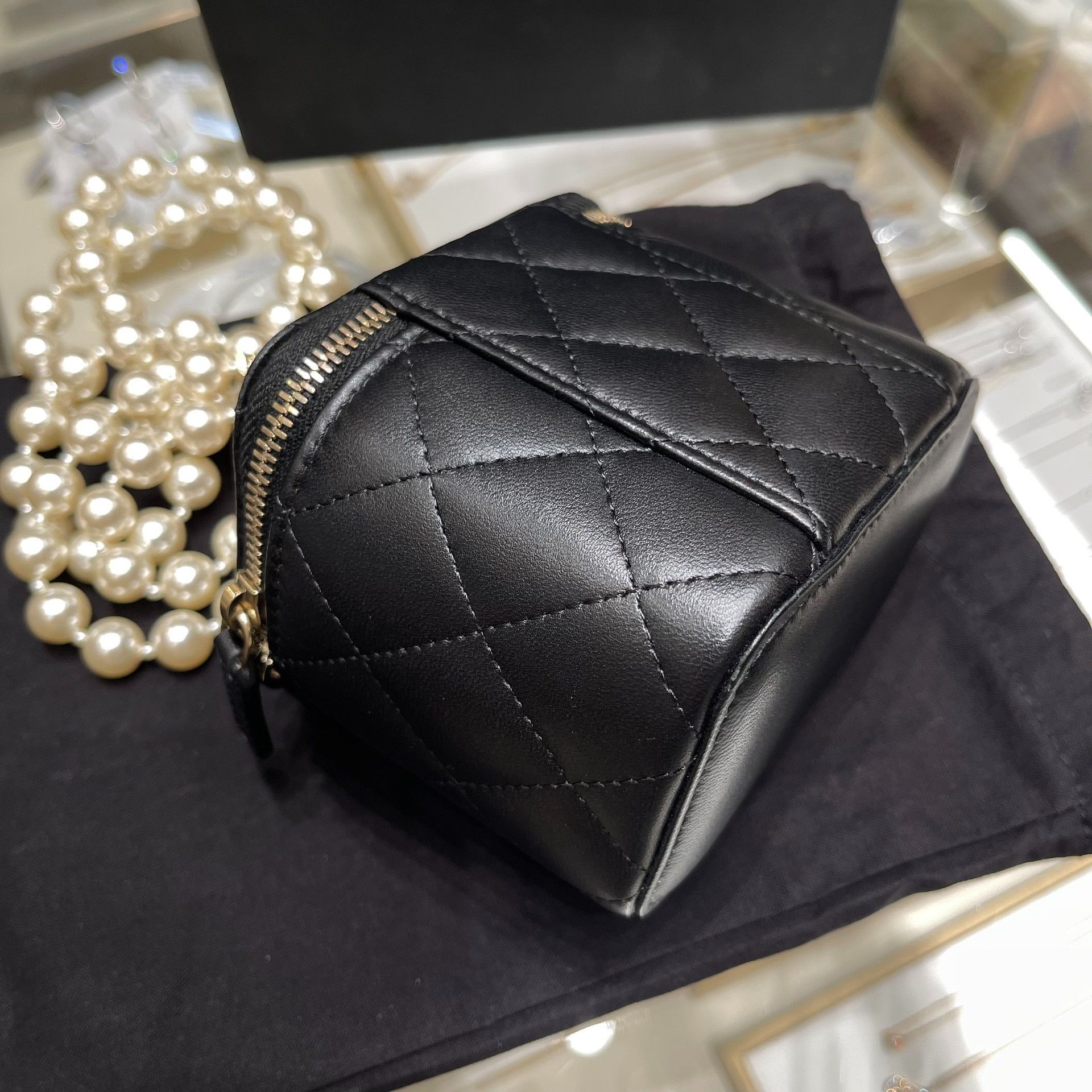 Chanel Pre-loved Bag Very good condition Size ONE SIZE - 8 Thumbnail