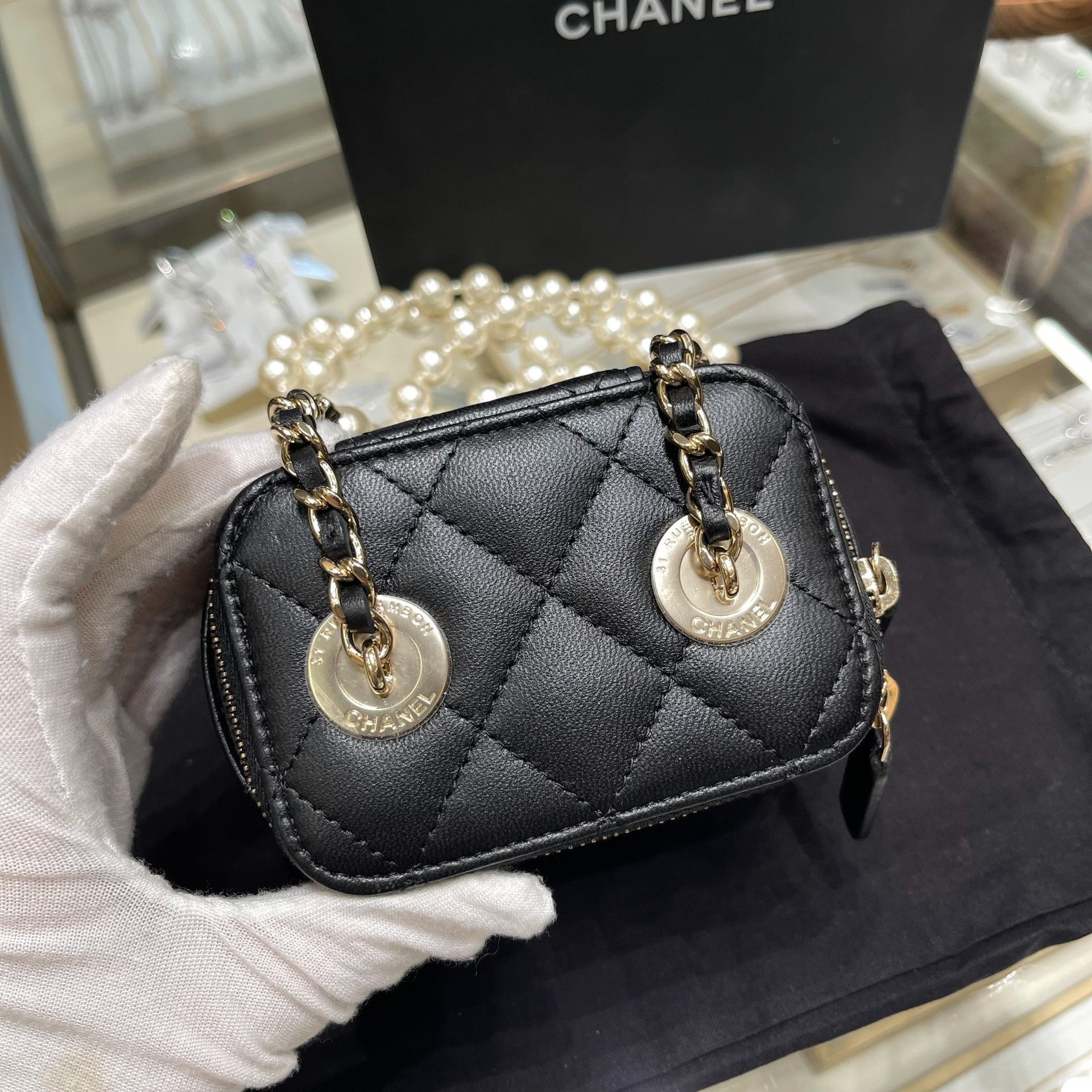 Chanel Pre-loved Bag Very good condition Size ONE SIZE - 5 Thumbnail