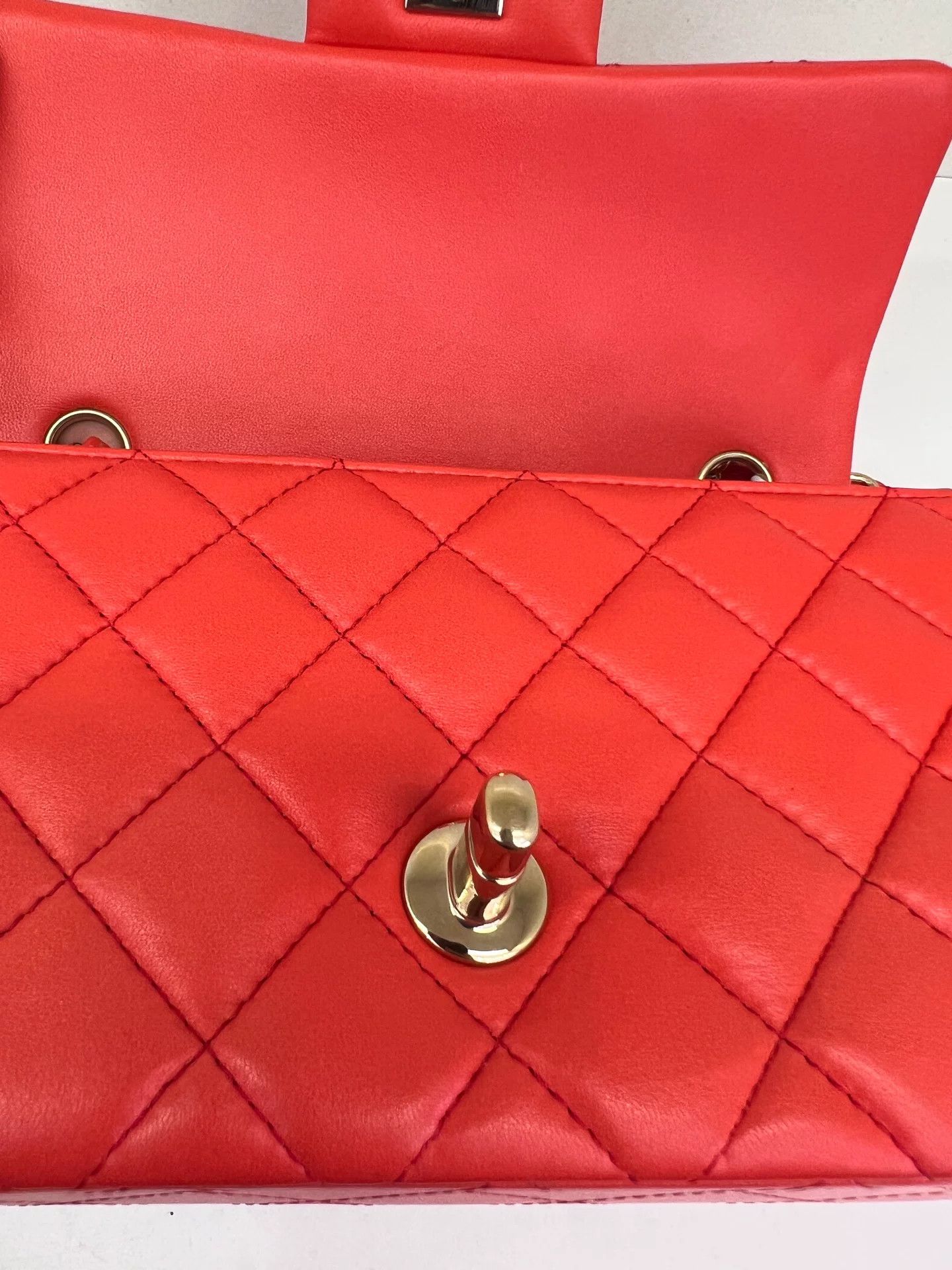 Chanel Pre-loved Bag Very good condition Size ONE SIZE - 9 Thumbnail