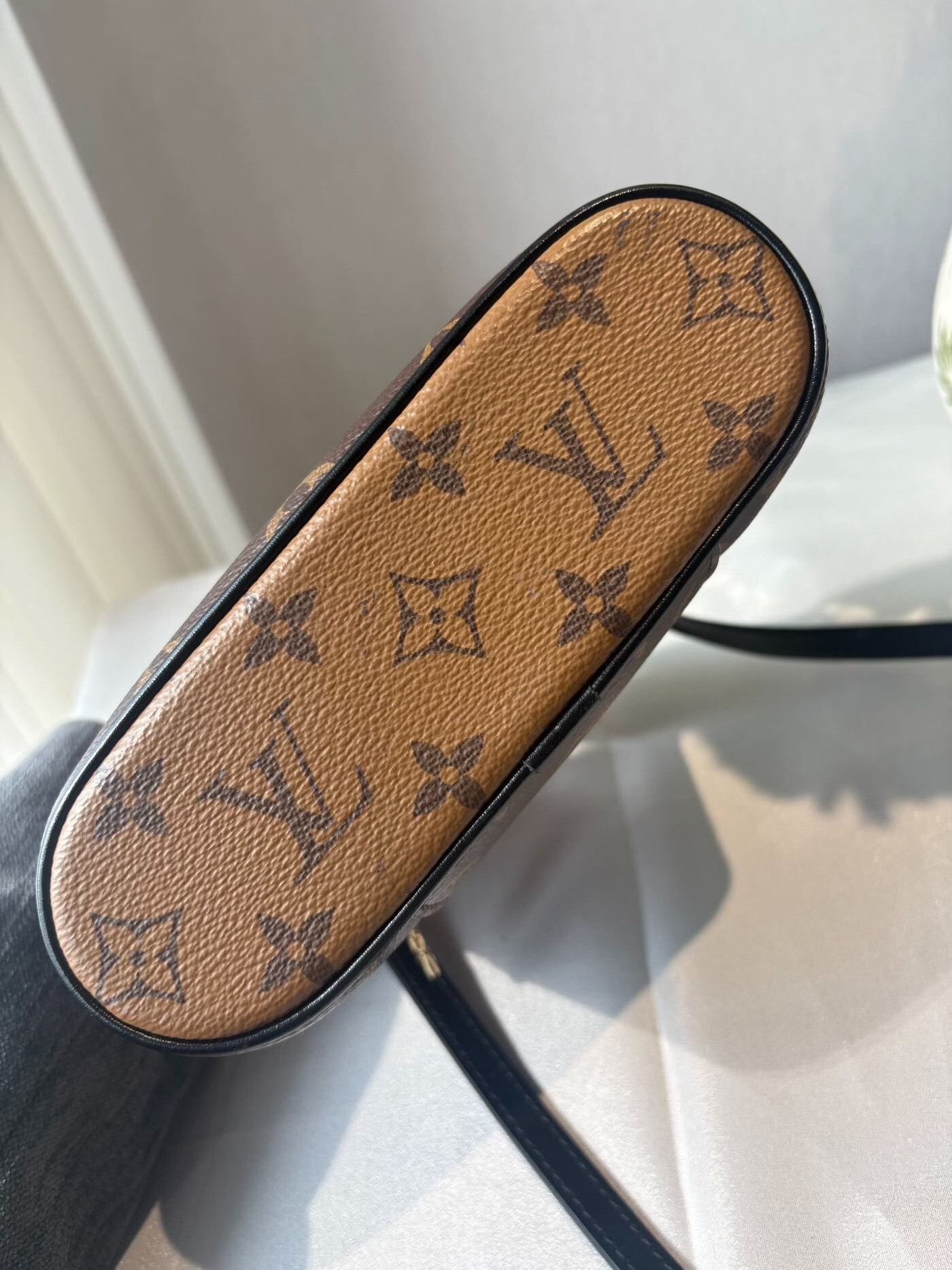 Louis Vuitton Pre-loved Bag Very good condition Size ONE SIZE - 7 Thumbnail