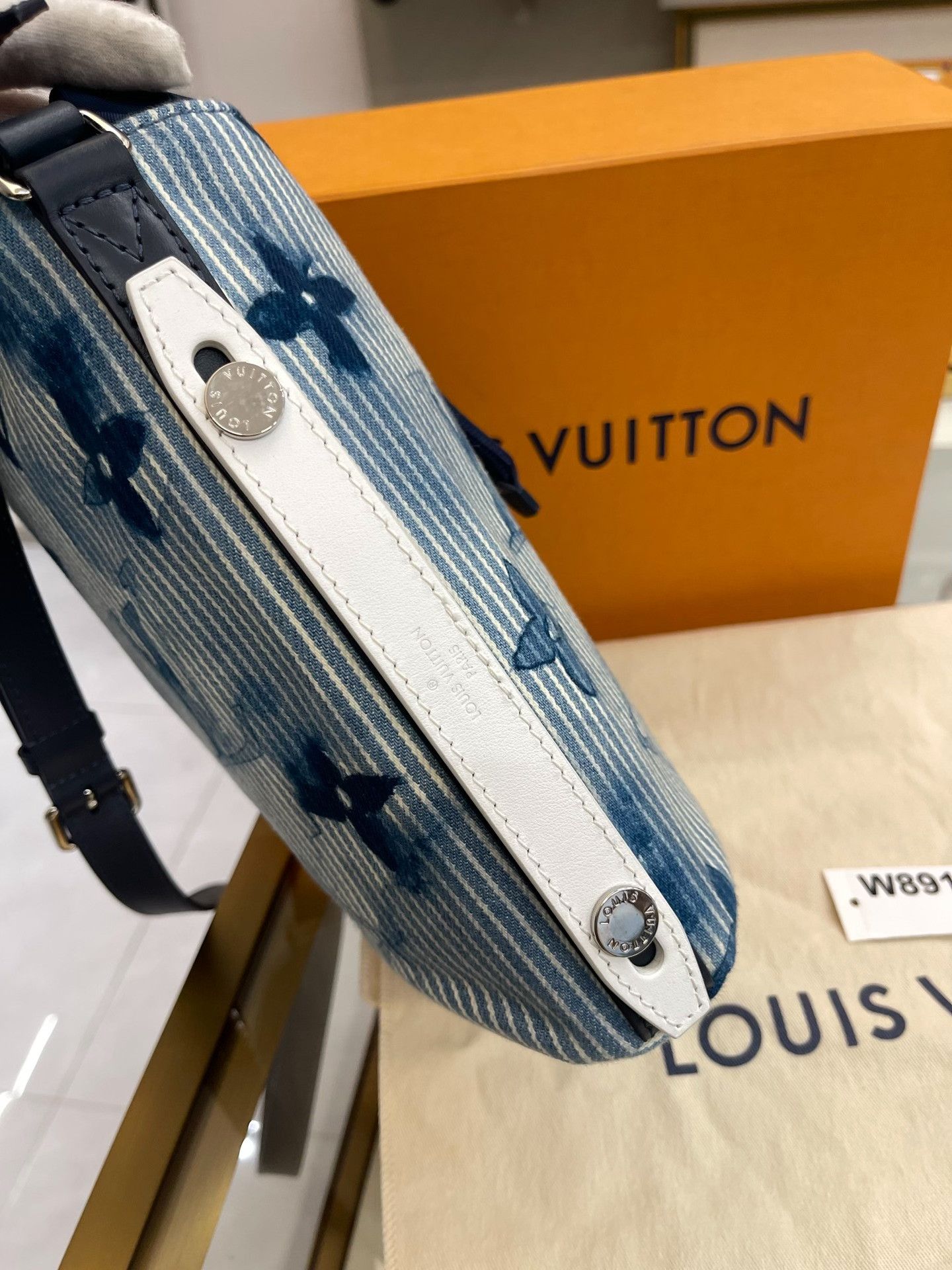 Louis Vuitton Pre-loved Bag Very good condition Size ONE SIZE - 3 Thumbnail