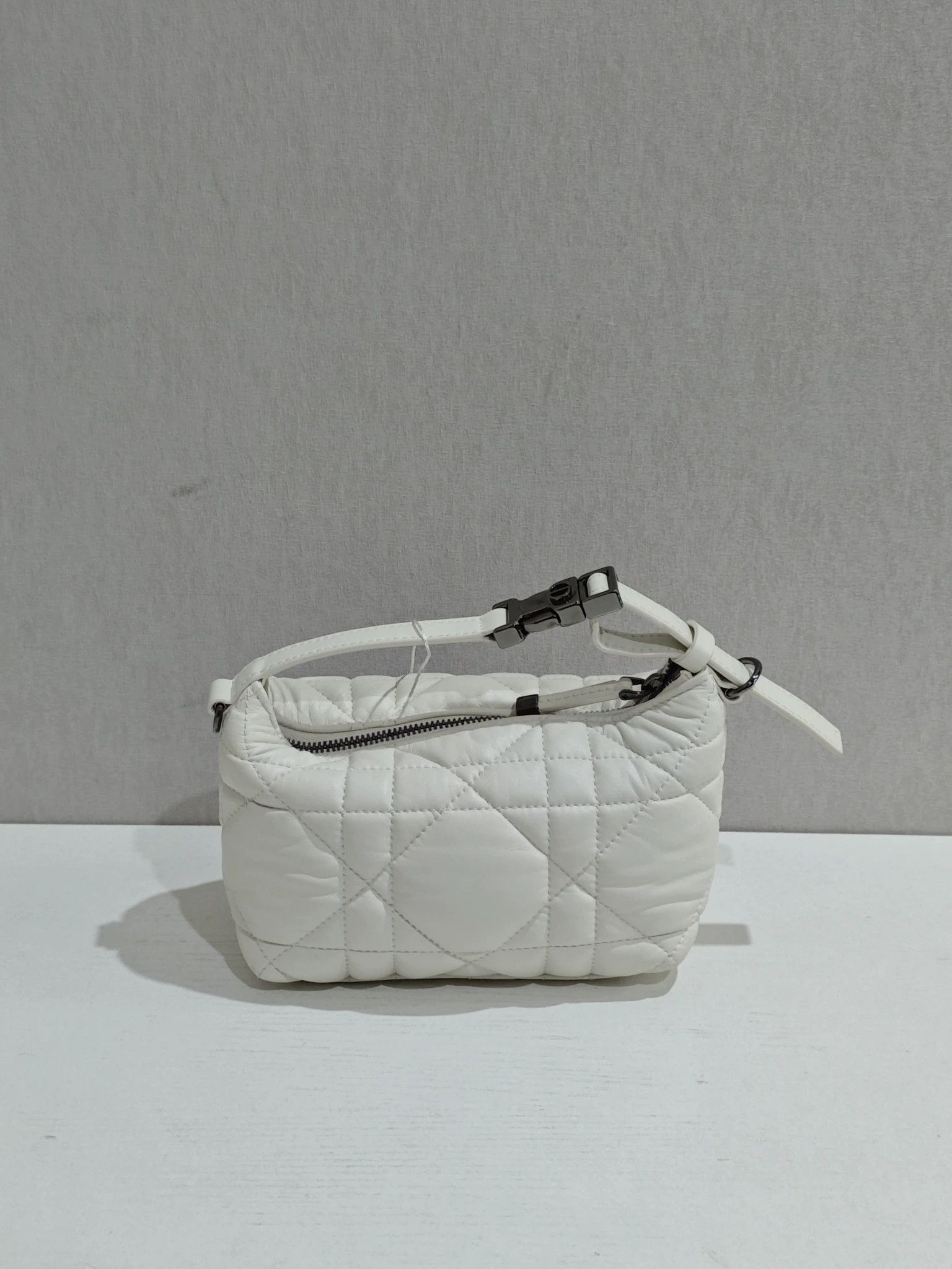 Dior Pre-loved Bag Very good condition Size ONE SIZE - 2 Thumbnail