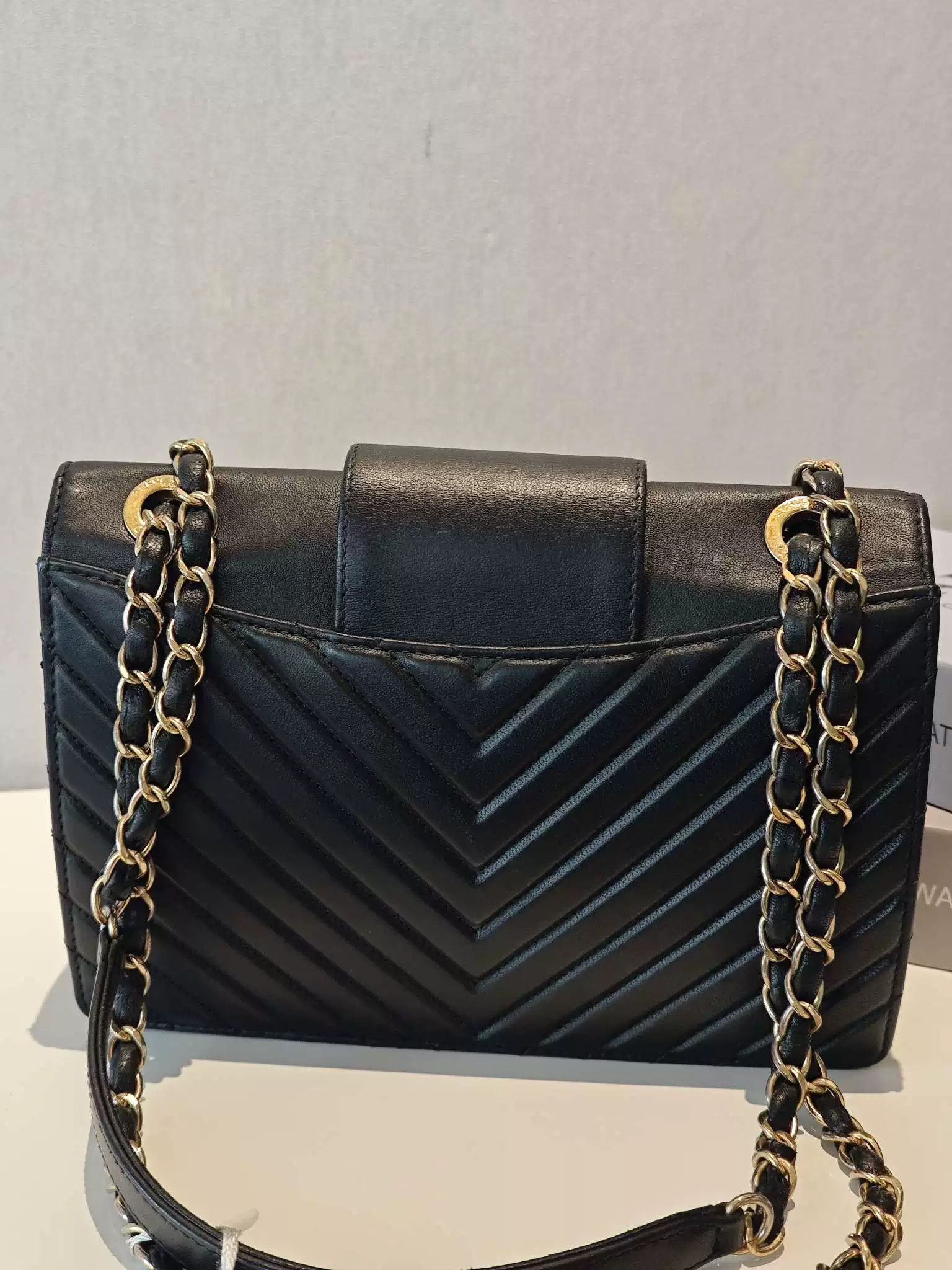 Chanel Pre-loved Bag Very good condition Size ONE SIZE - 2 Thumbnail