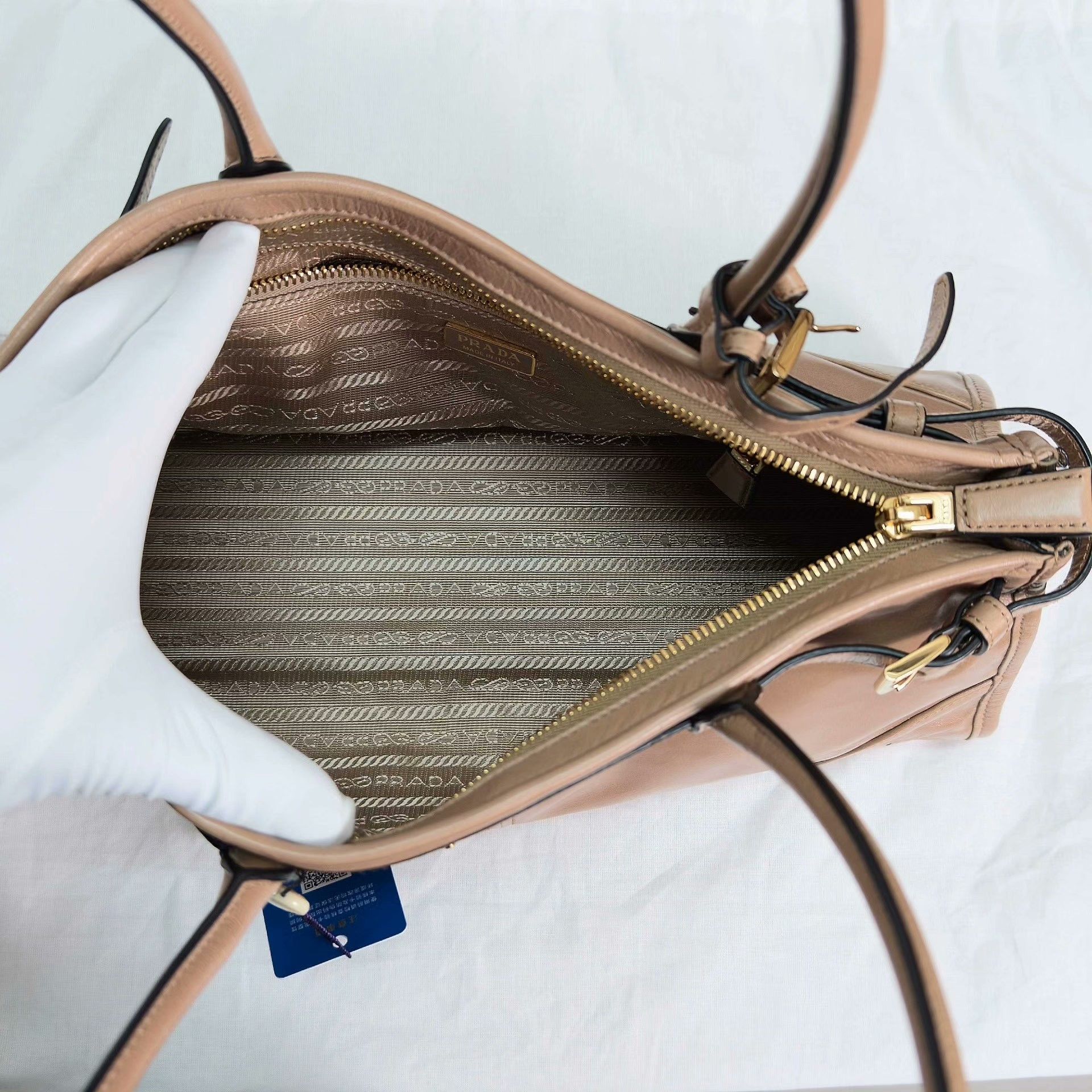 Prada Pre-loved Bag Very good condition Size ONE SIZE - 6 Thumbnail