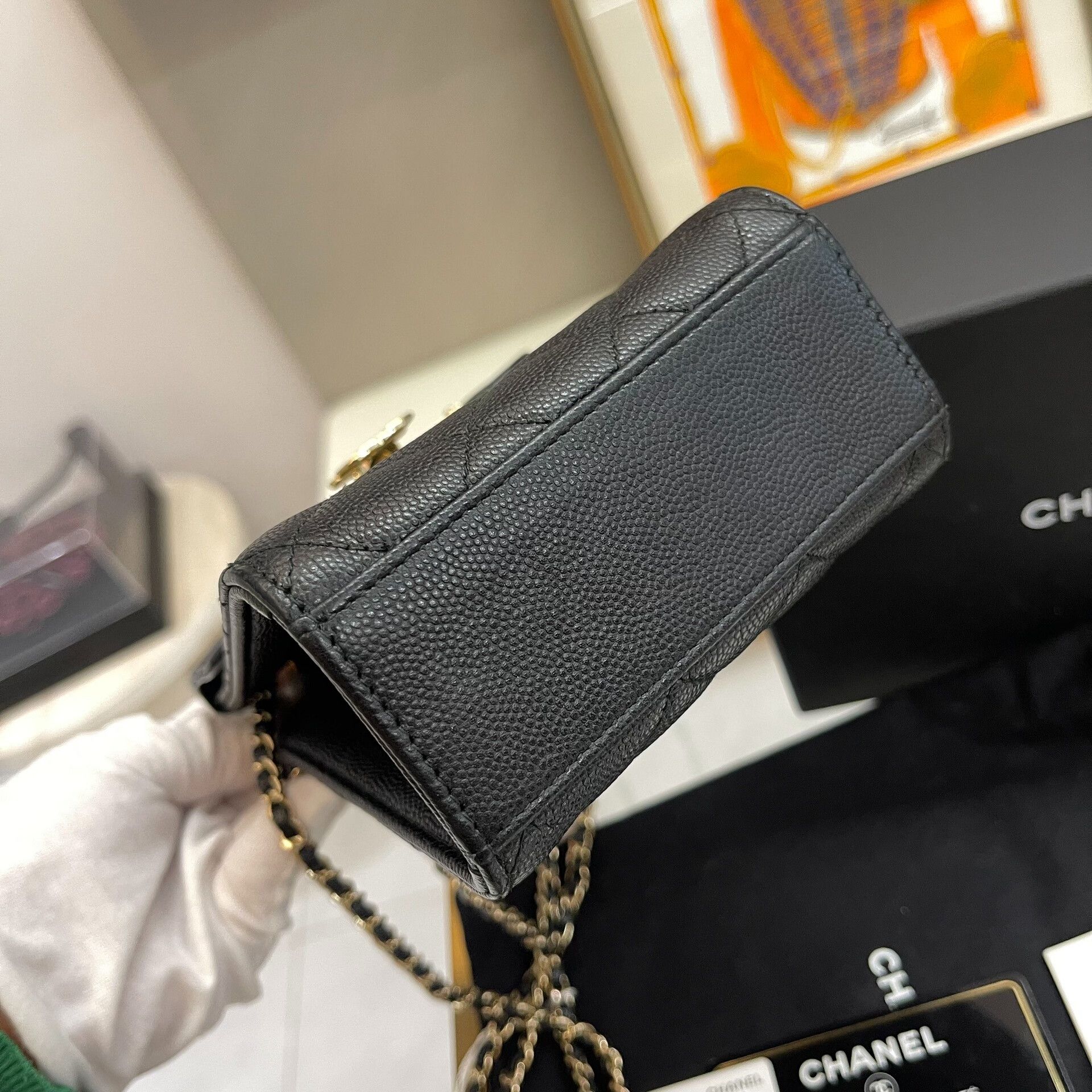 Chanel Pre-loved Bag Very good condition Size ONE SIZE - 5 Thumbnail