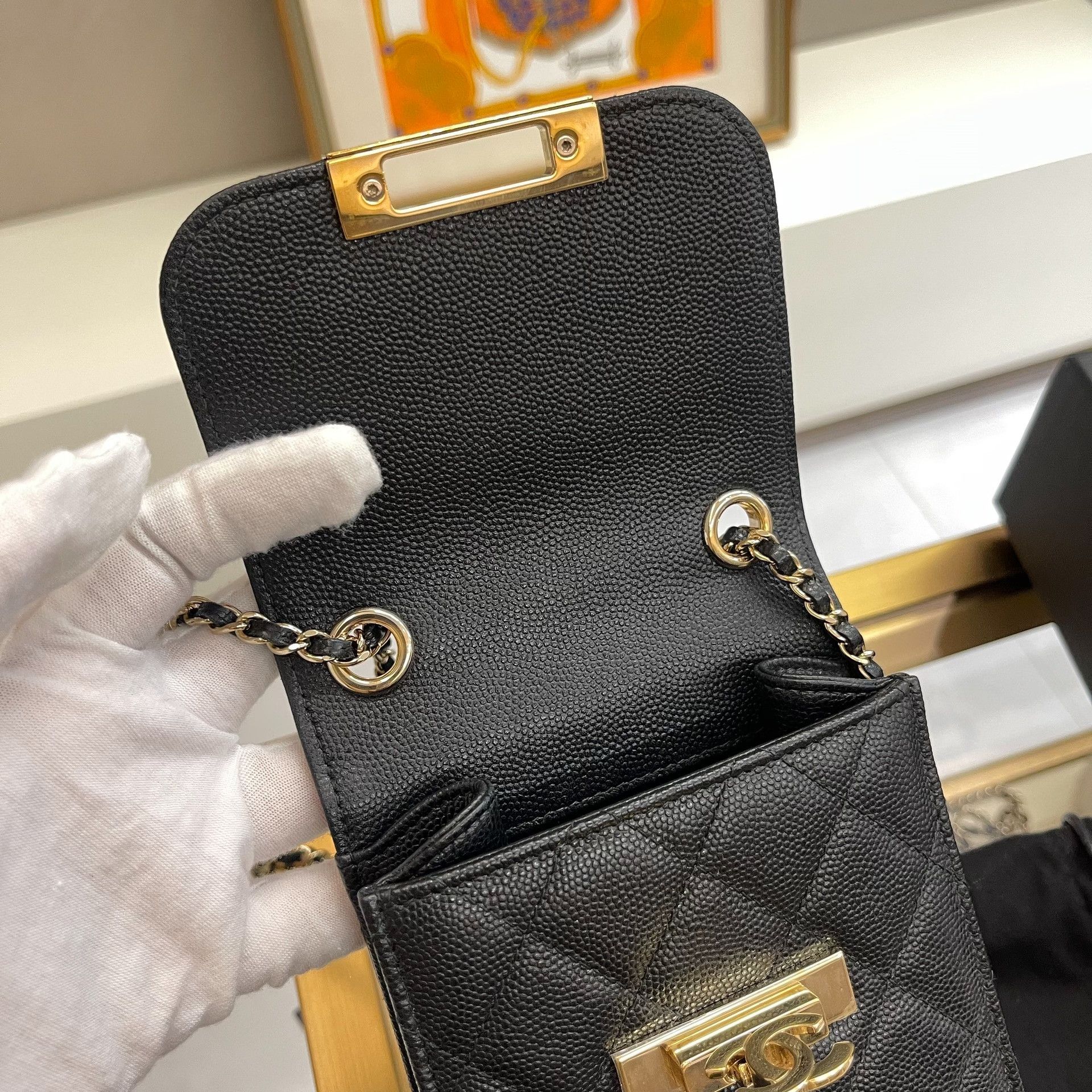 Chanel Pre-loved Bag Very good condition Size ONE SIZE - 8 Thumbnail