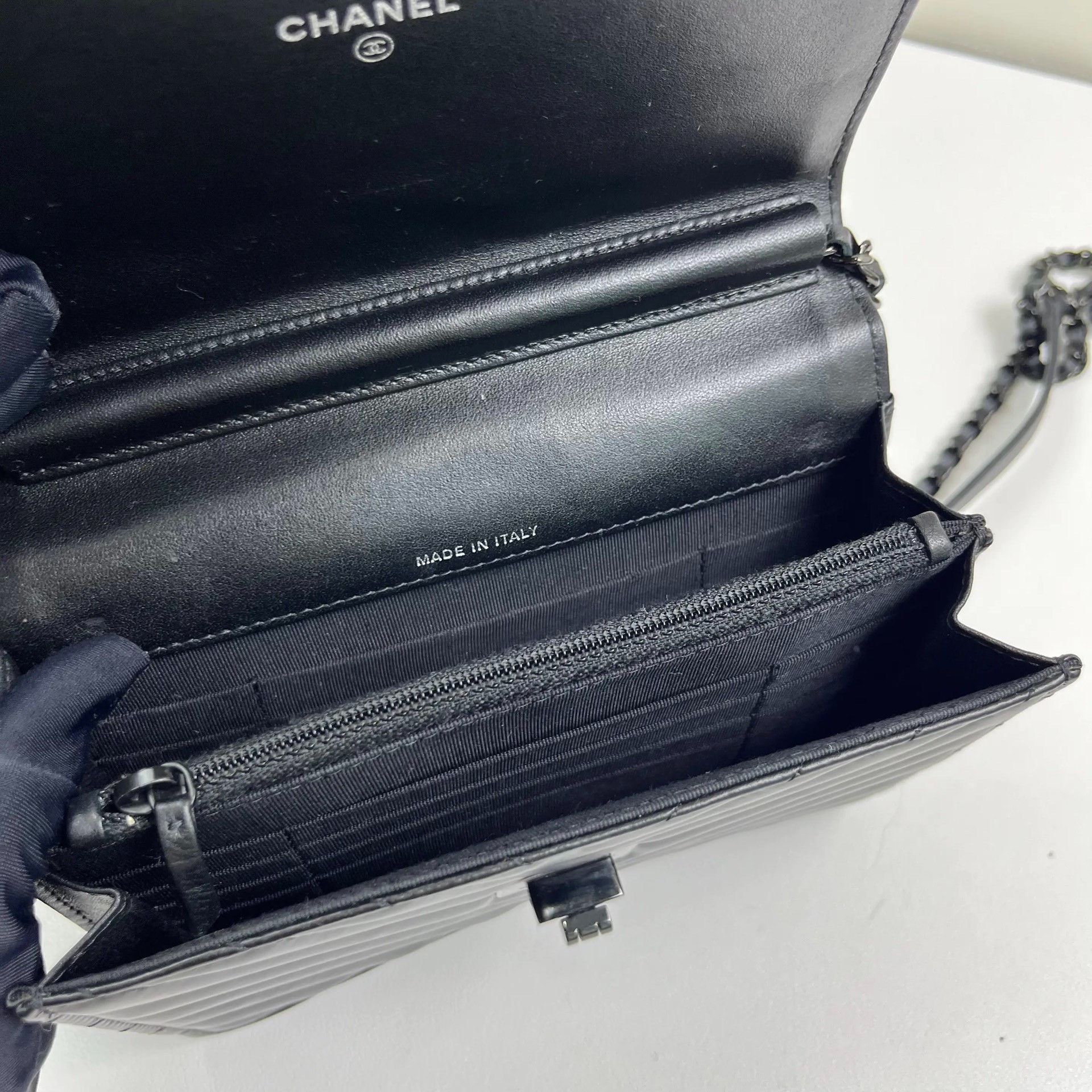 Chanel Pre-loved Bag Very good condition Size ONE SIZE - 9 Thumbnail