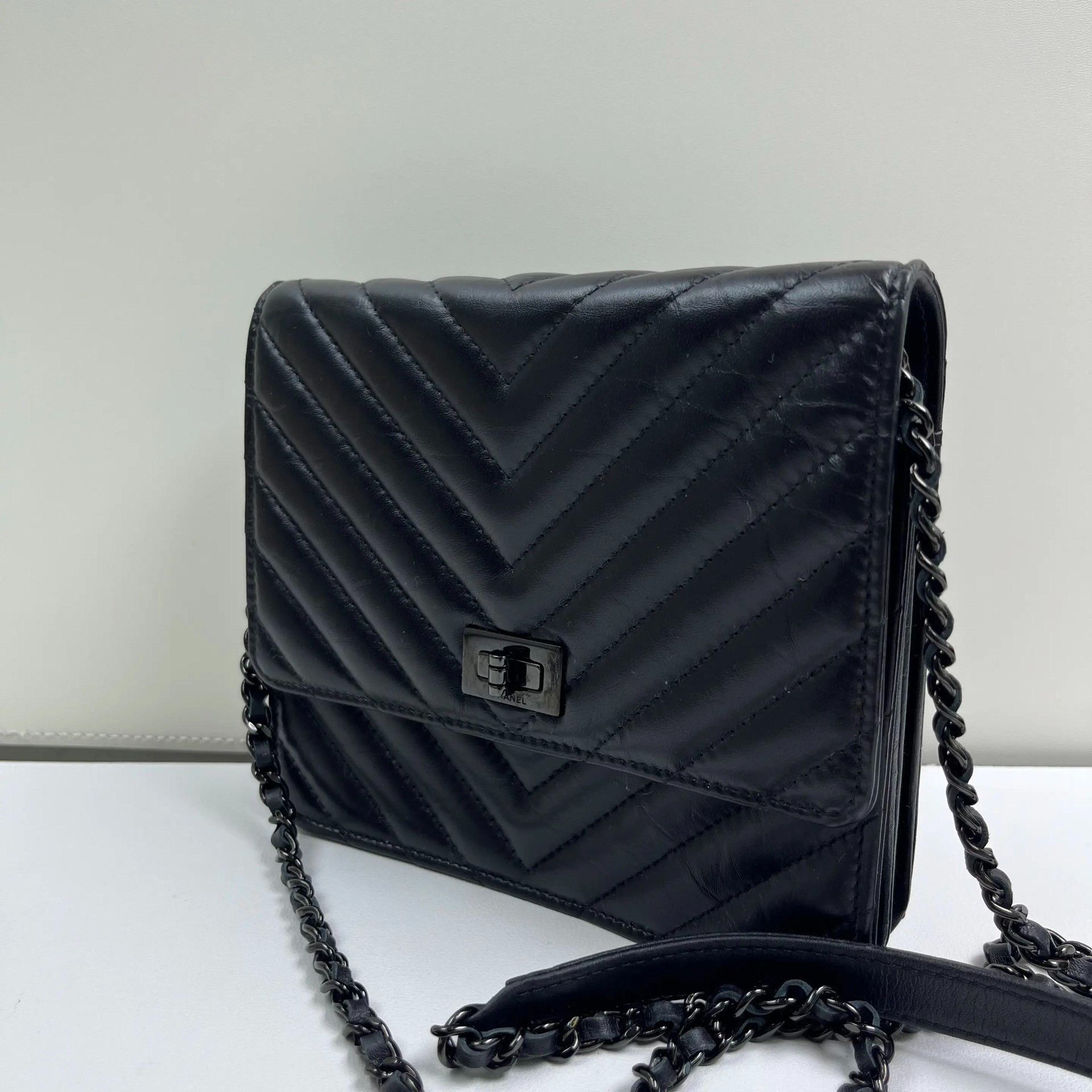 Chanel Pre-loved Bag Very good condition Size ONE SIZE - 3 Thumbnail