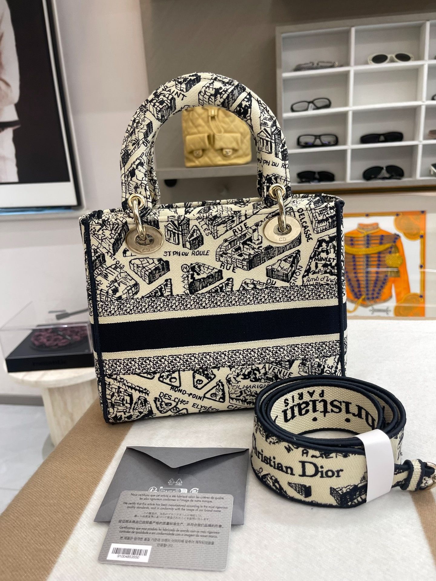 Dior Pre-loved Bag Very good condition Size ONE SIZE - 4 Thumbnail
